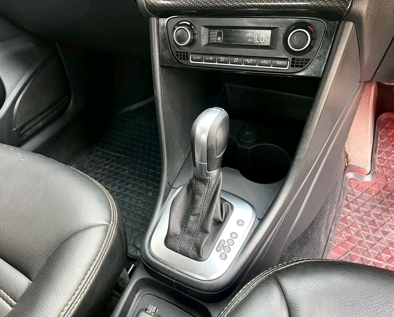Volkswagen Polo Gt Tsi photo 24