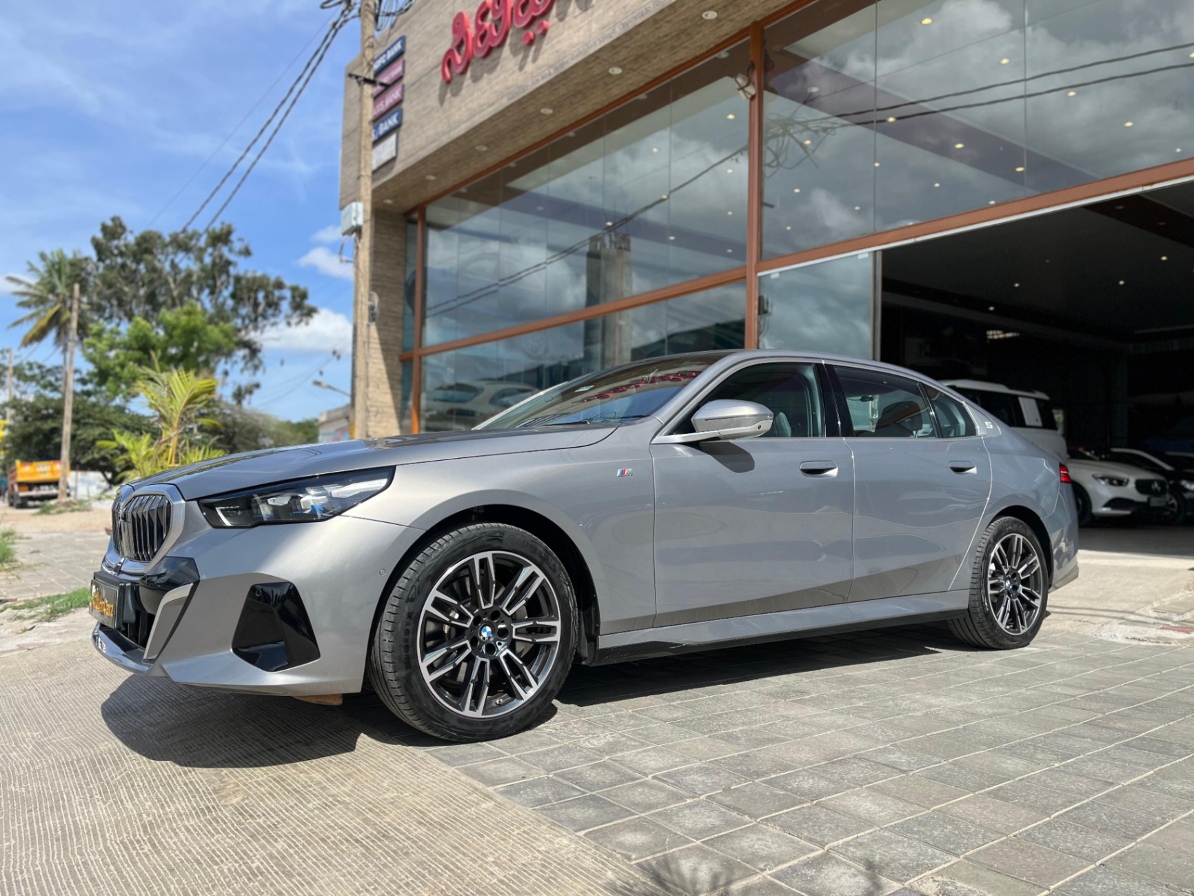BMW 530li photo 3