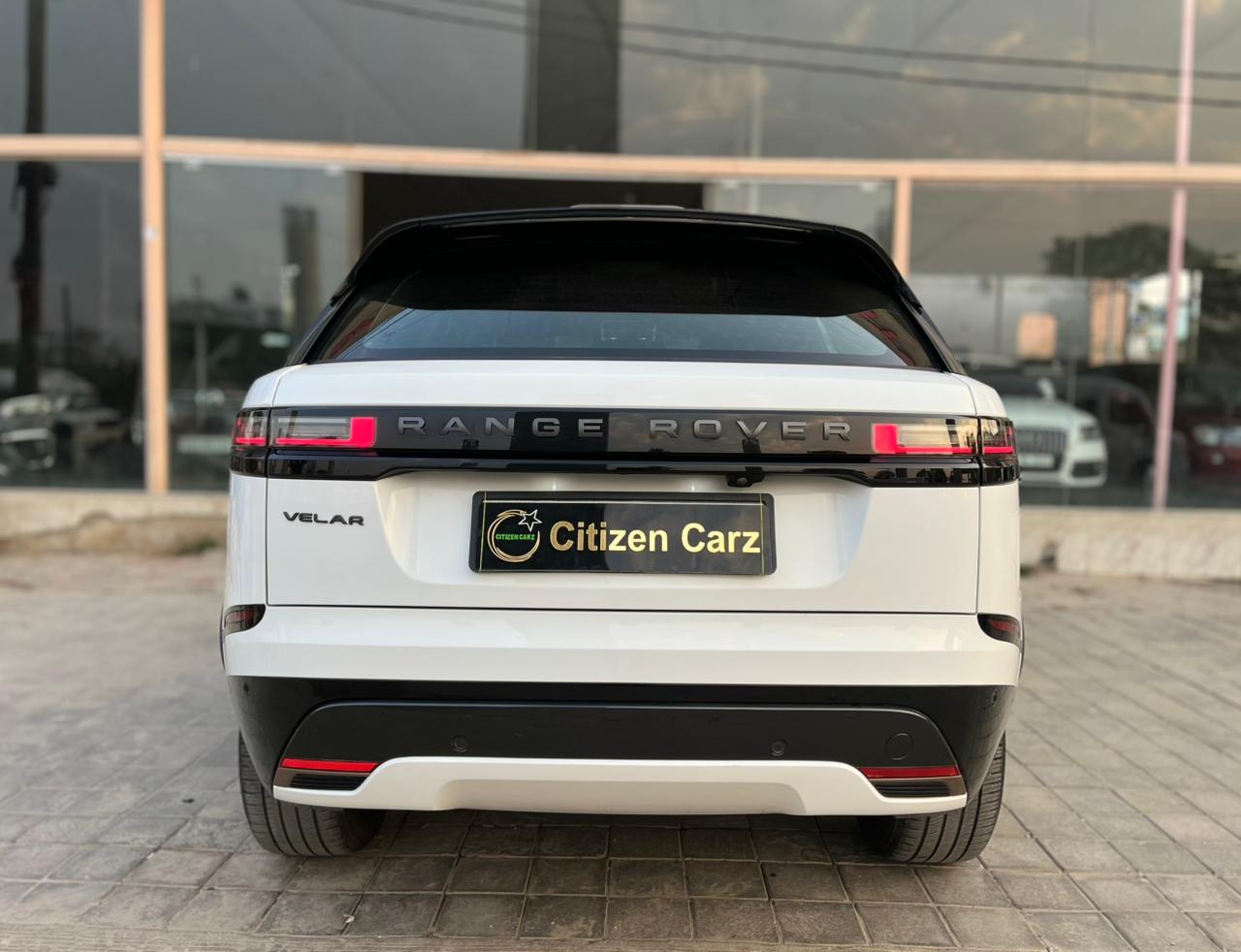 Land Rover Range Rover Velar photo 10