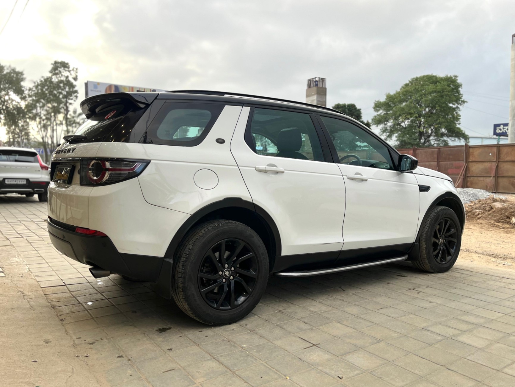 Land Rover Discovery Sport photo 8