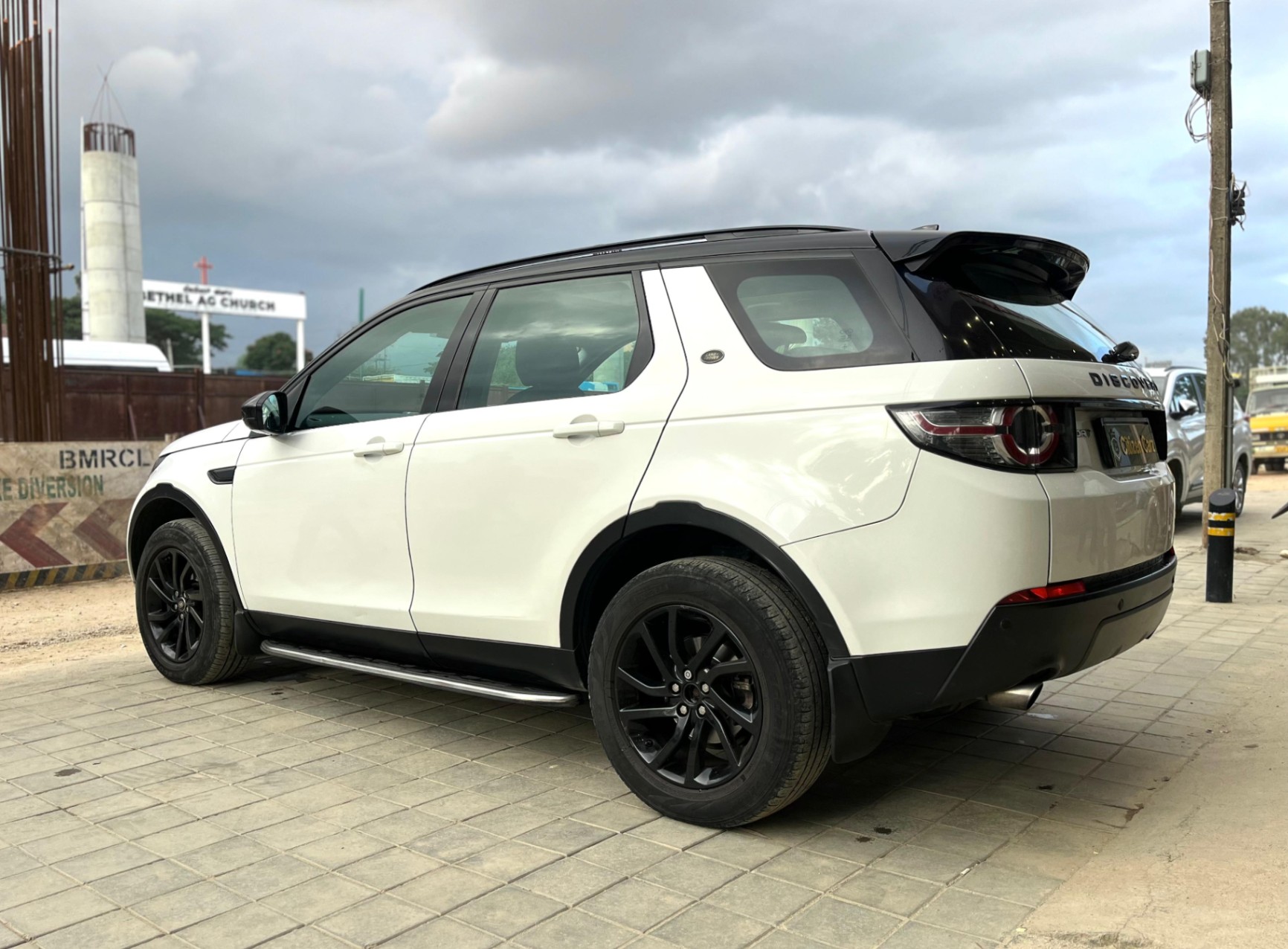 Land Rover Discovery Sport photo 9