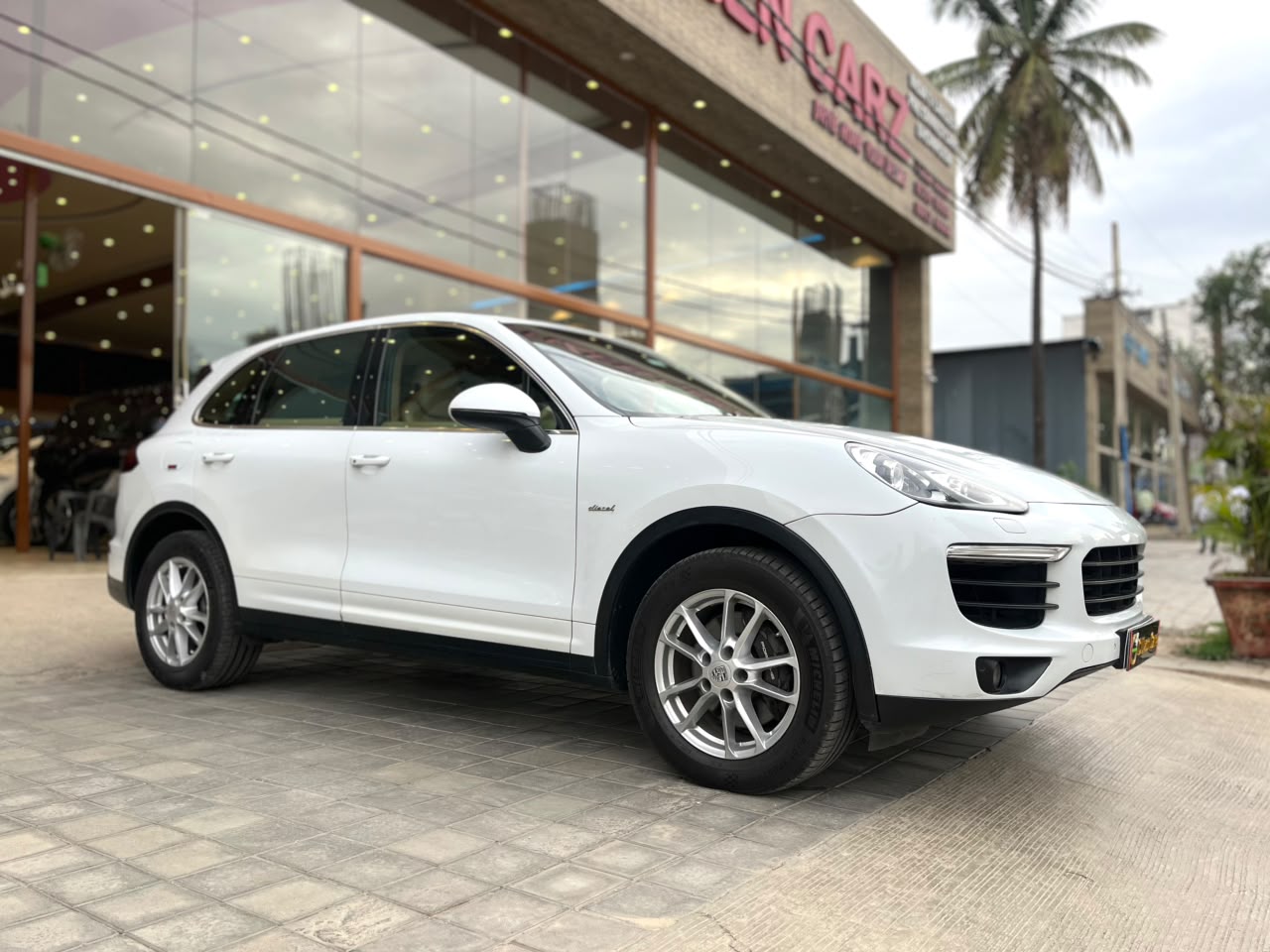 Porsche Cayenne photo 2