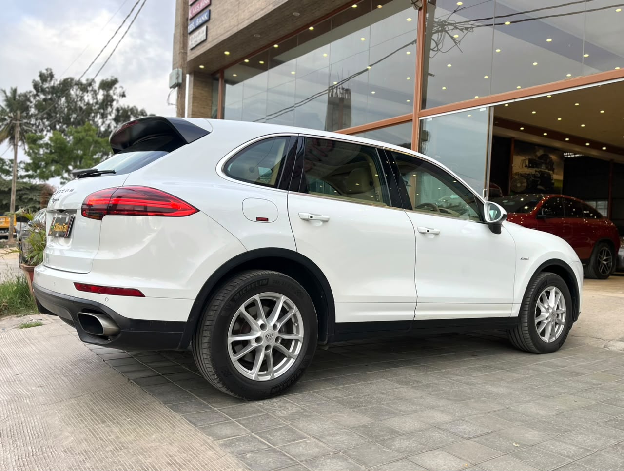 Porsche Cayenne photo 8