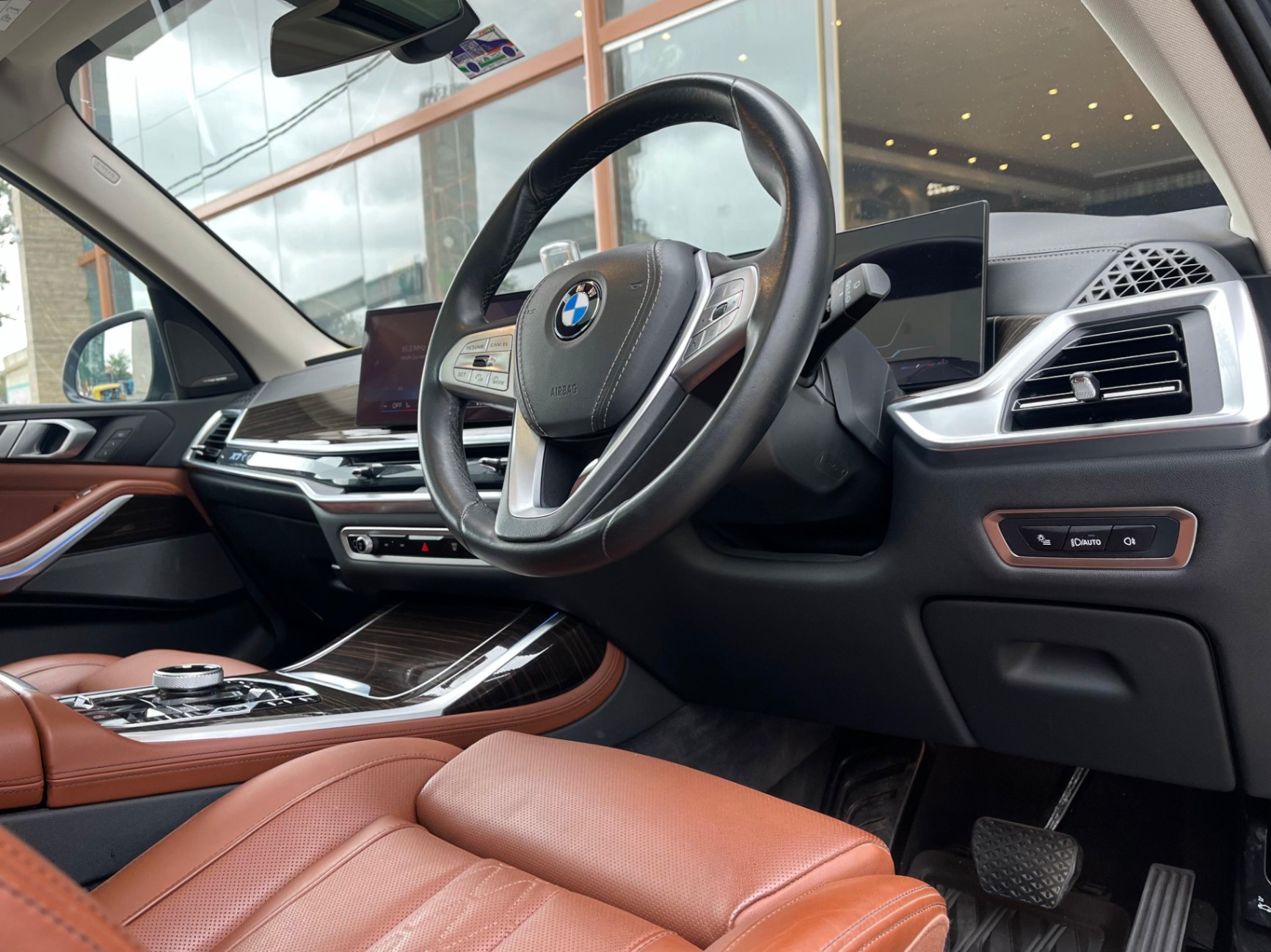 BMW X7 photo 4