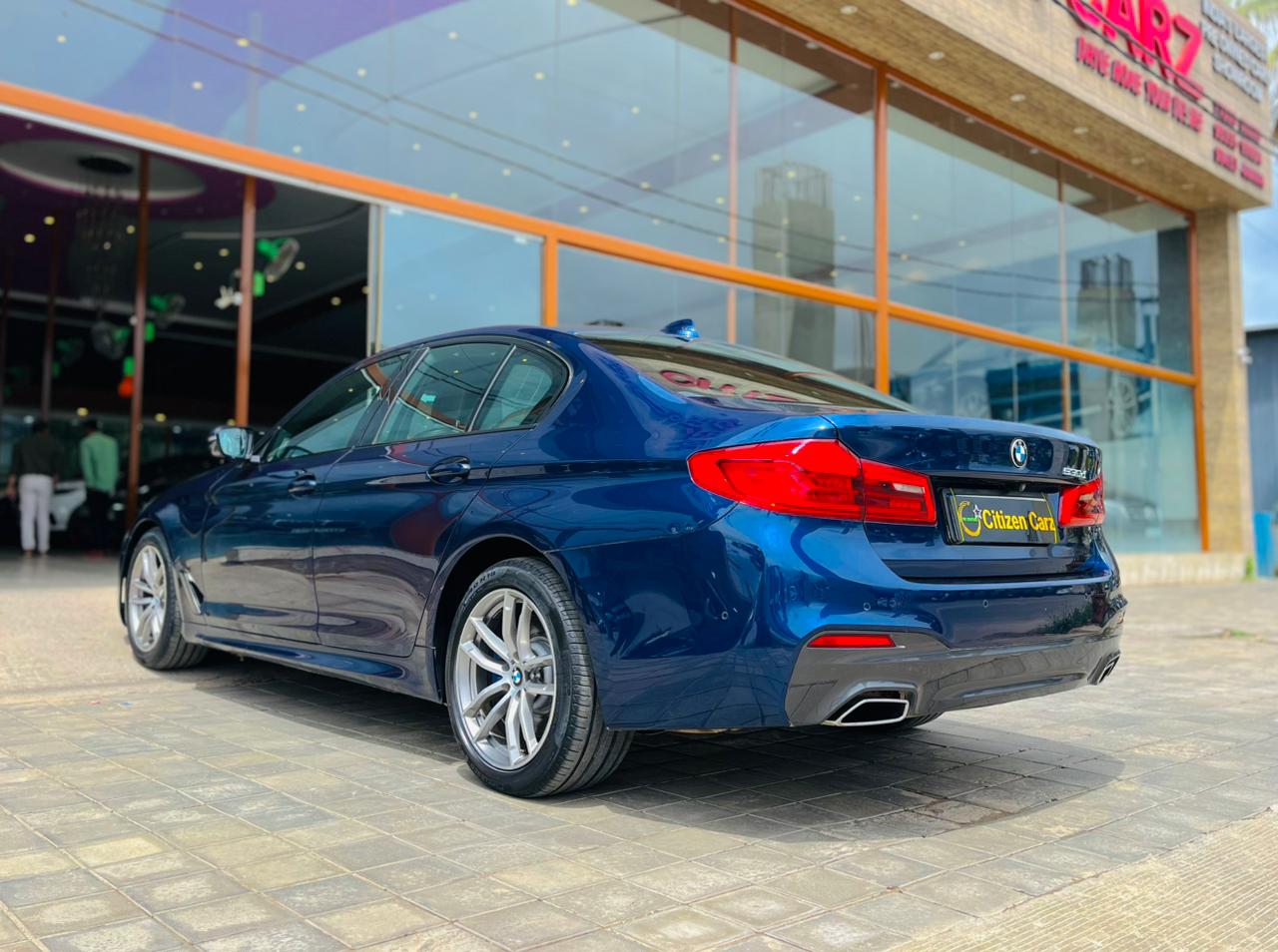 BMW 5 Series photo 9