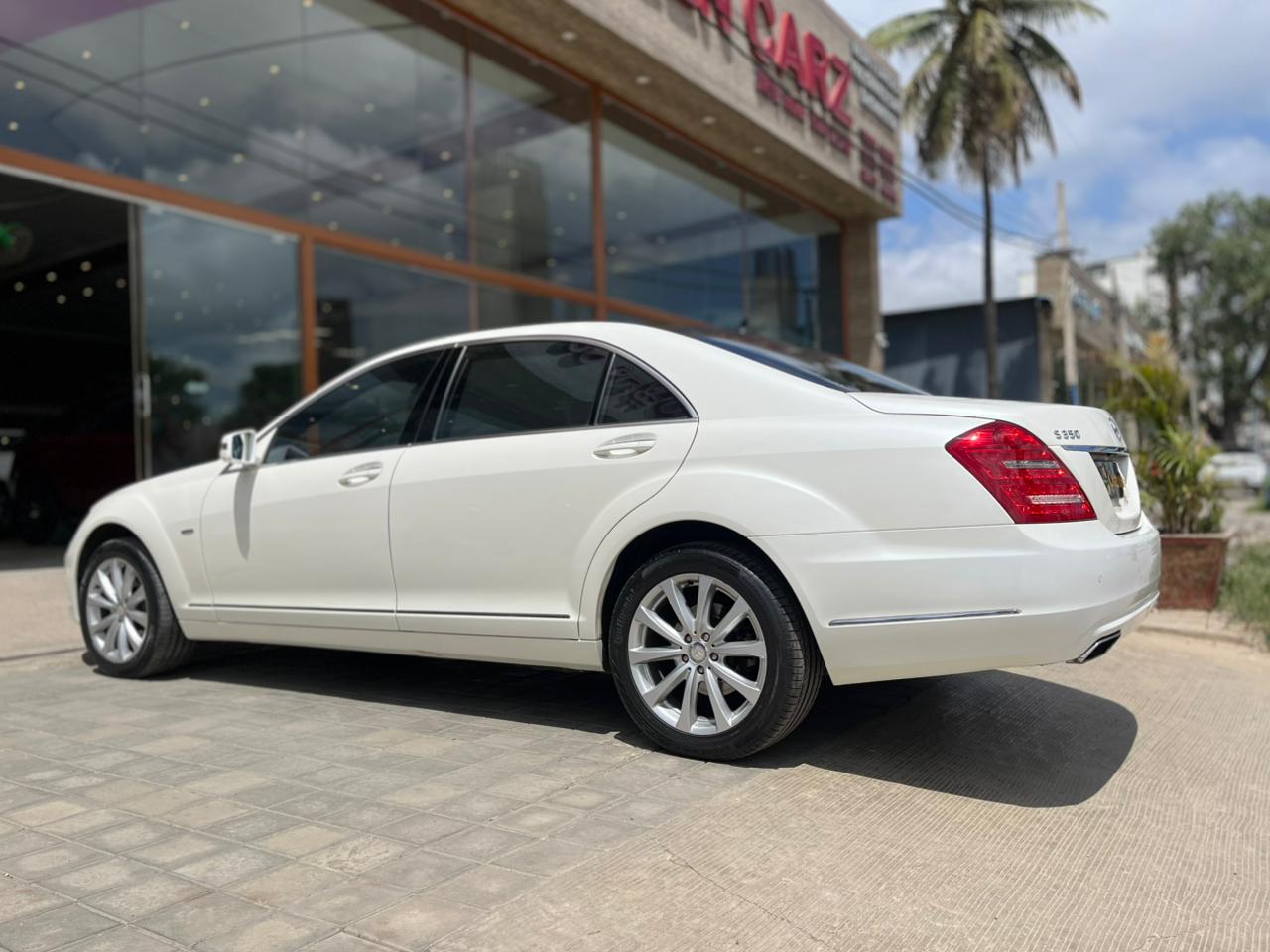 Mercedes Benz S Class photo 9