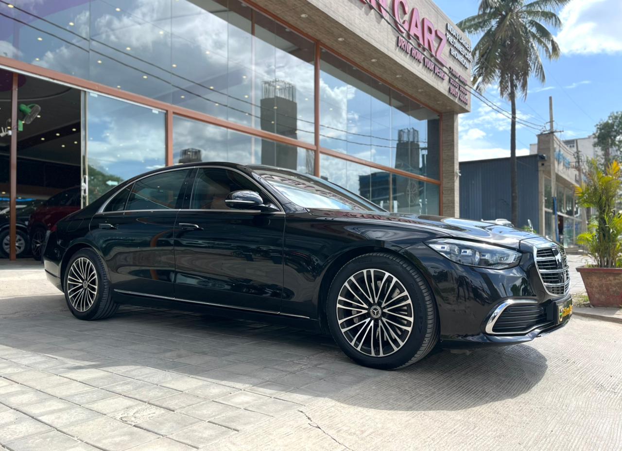 Mercedes Benz S Class photo 2