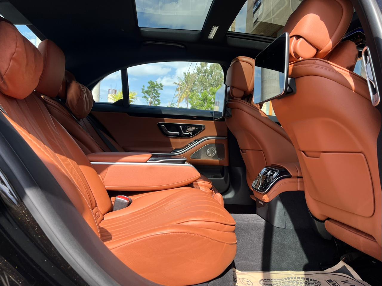 Mercedes Benz S Class photo 7