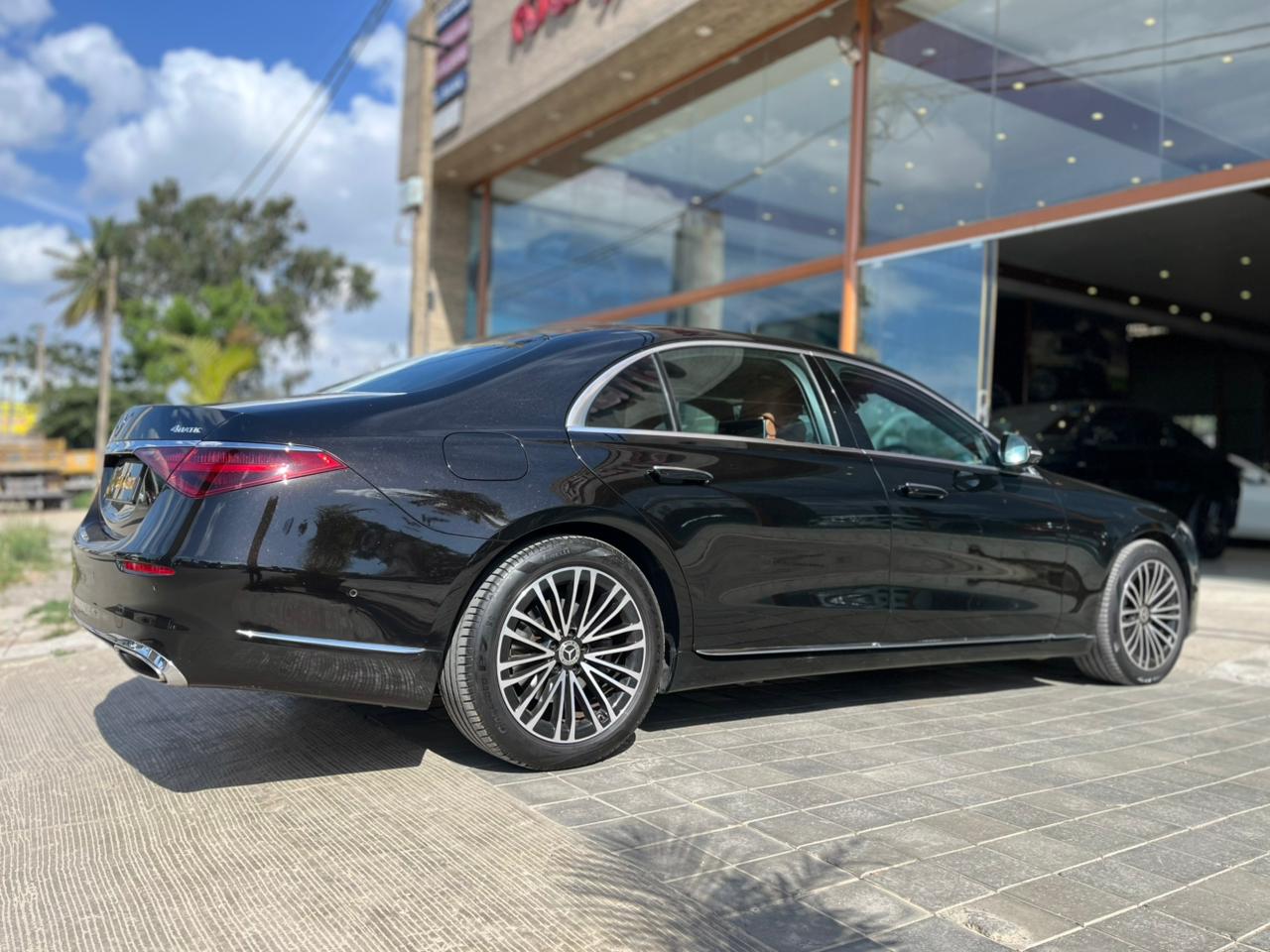Mercedes Benz S Class photo 8