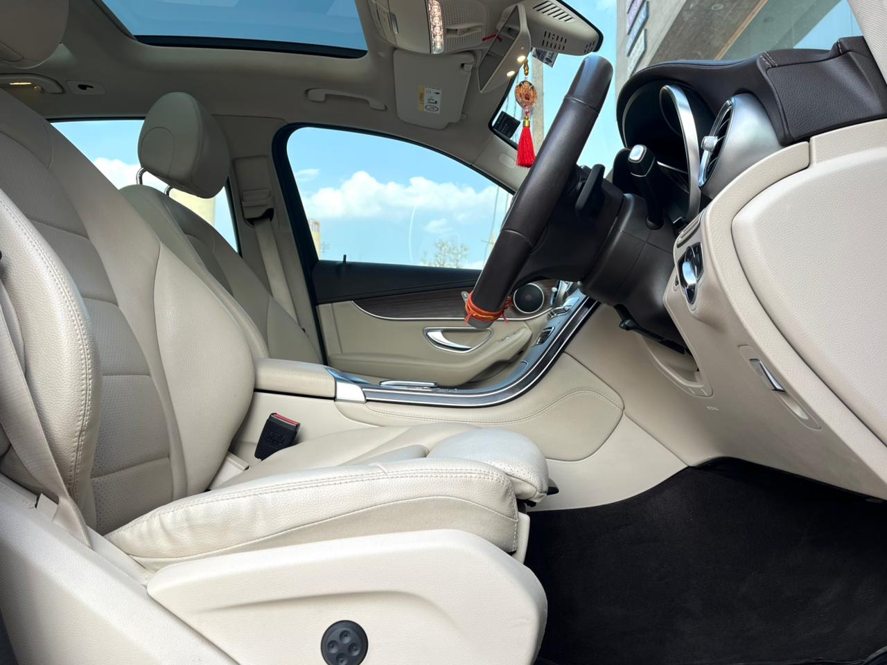 Mercedes Benz Glc photo 6