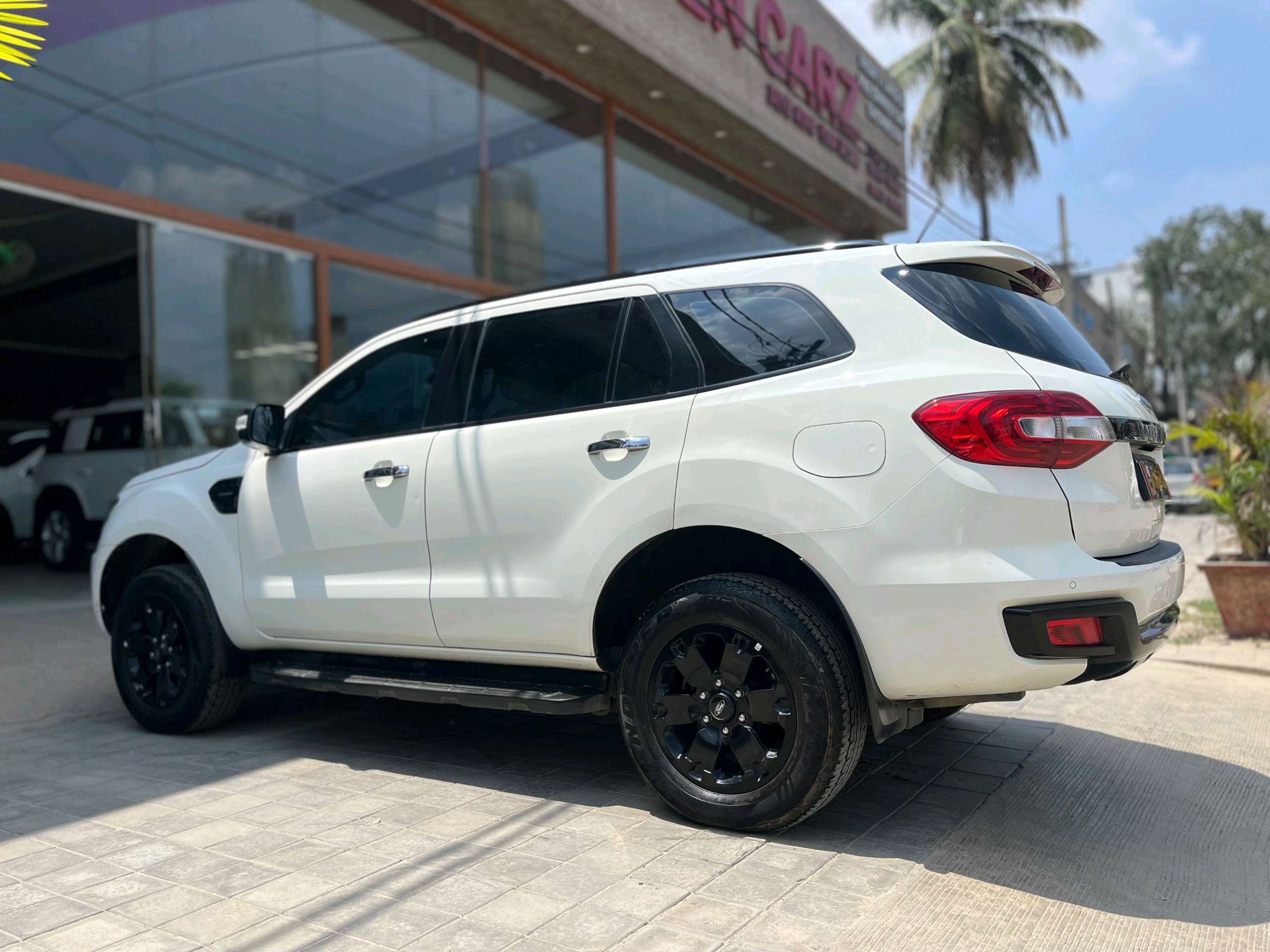 Ford Endeavour 2.0 photo 3