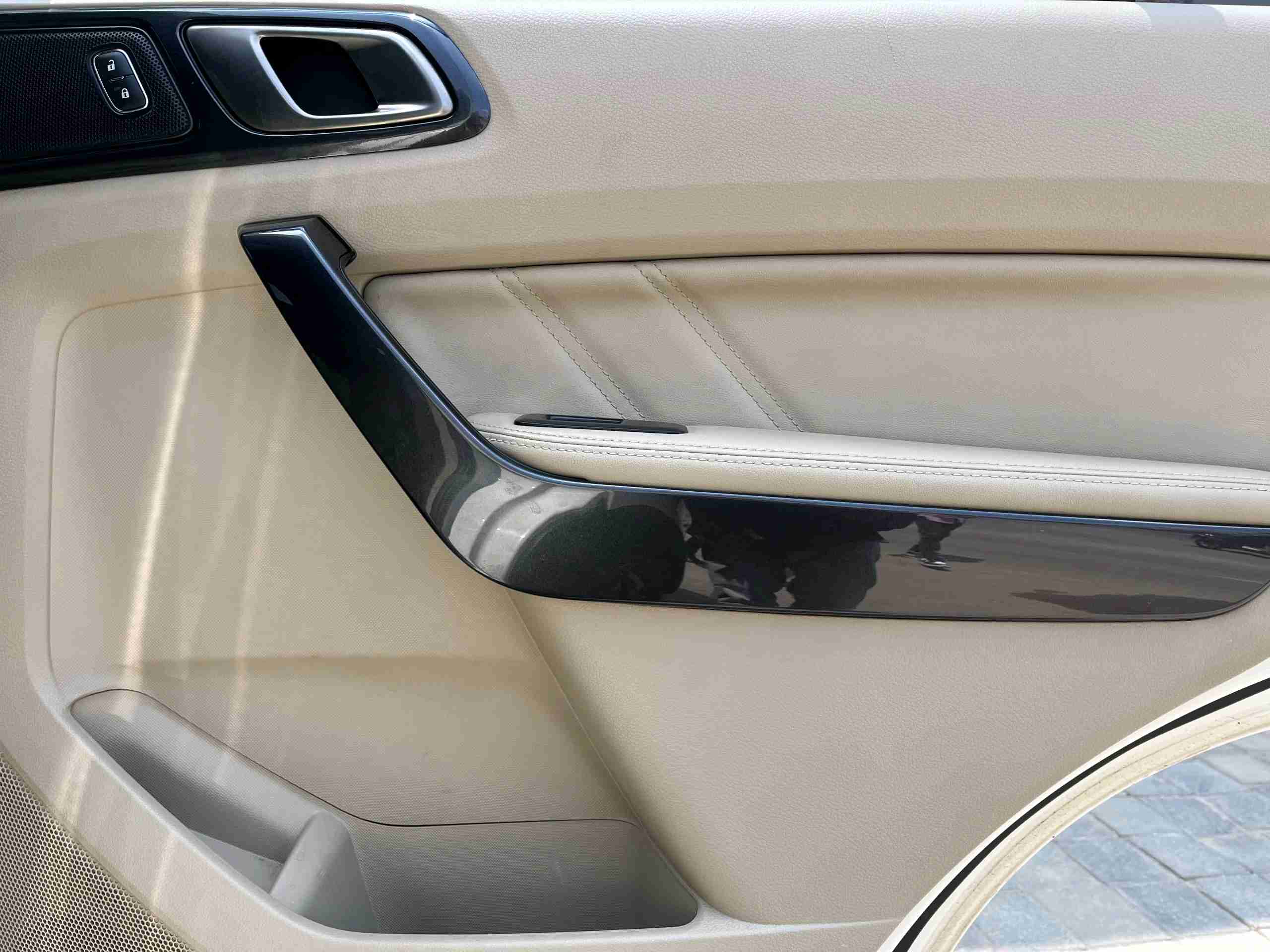 Ford Endeavour 2.0 photo 4