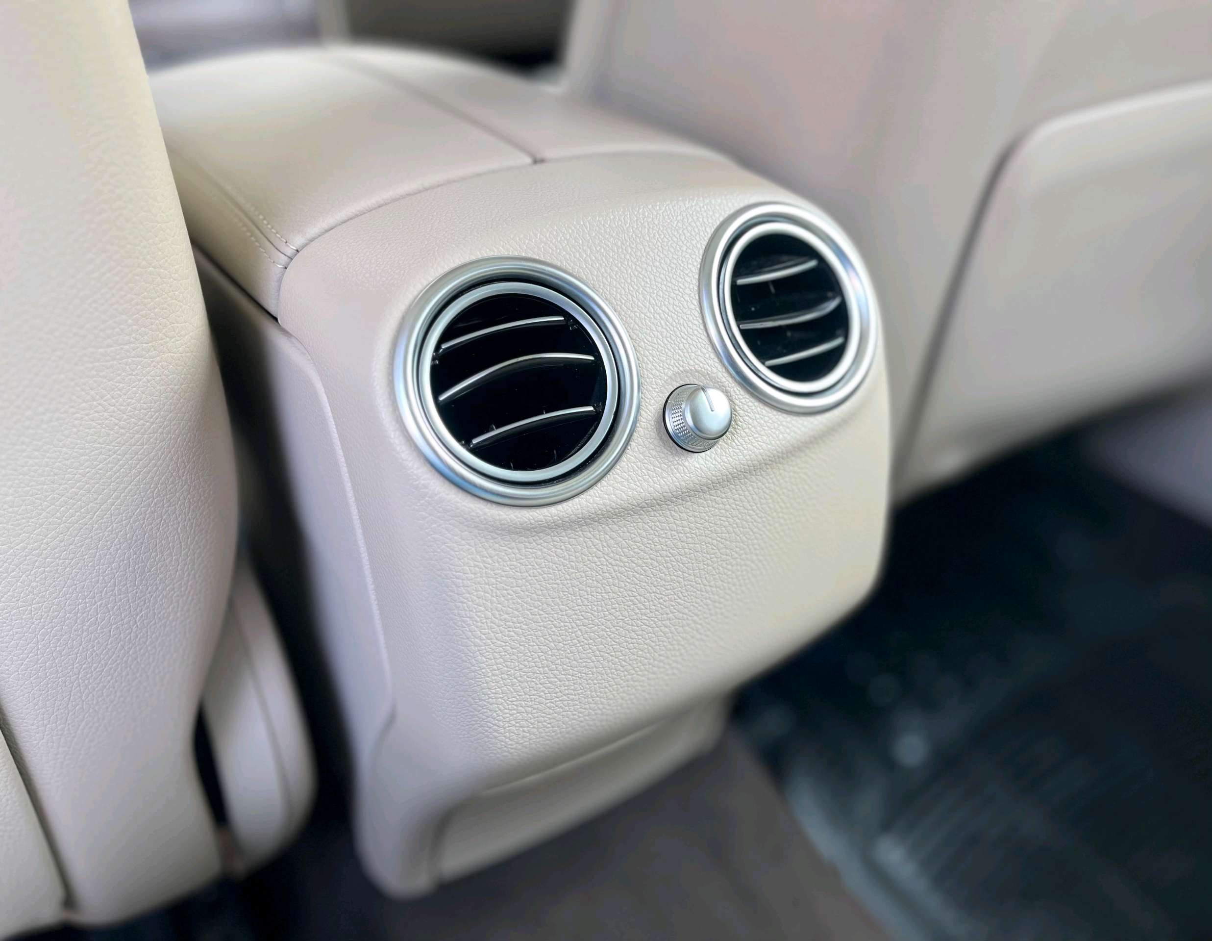 Mercedes Benz Glc photo 3