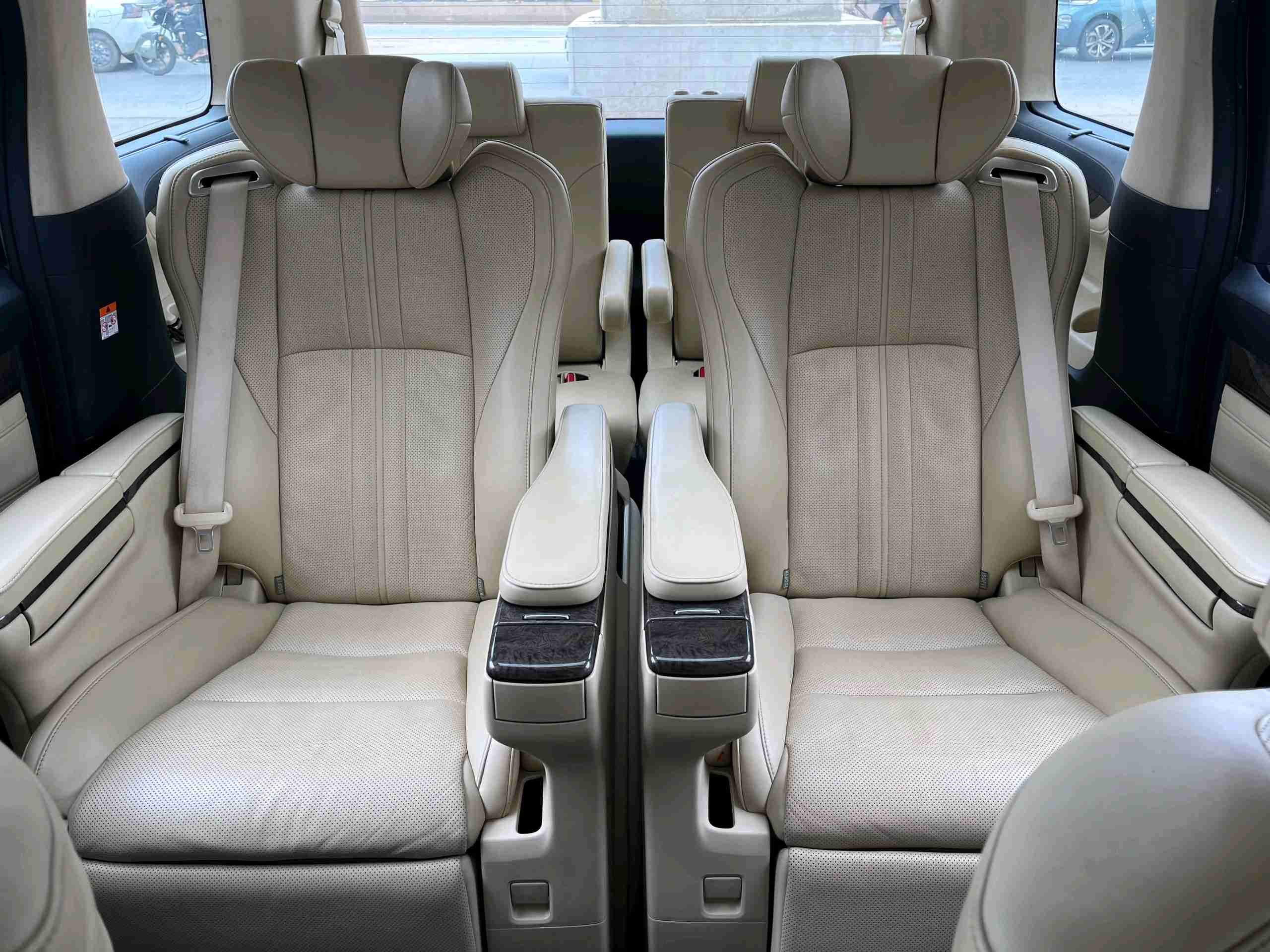 Toyota Vellfire photo 7