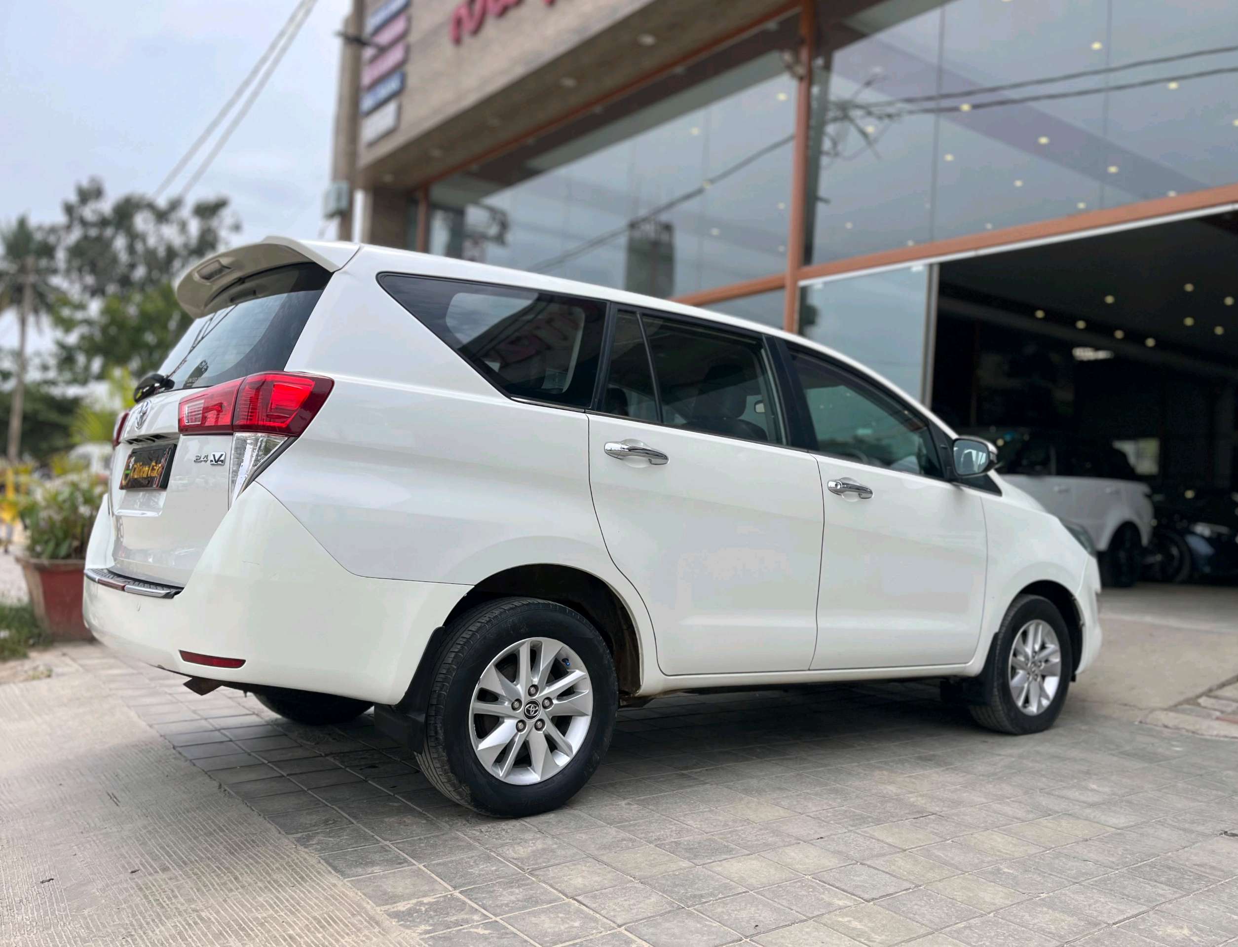 Toyota Innova Crysta photo 9