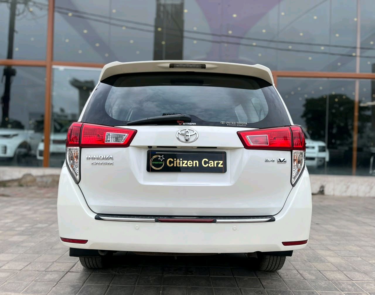 Toyota Innova Crysta photo 15