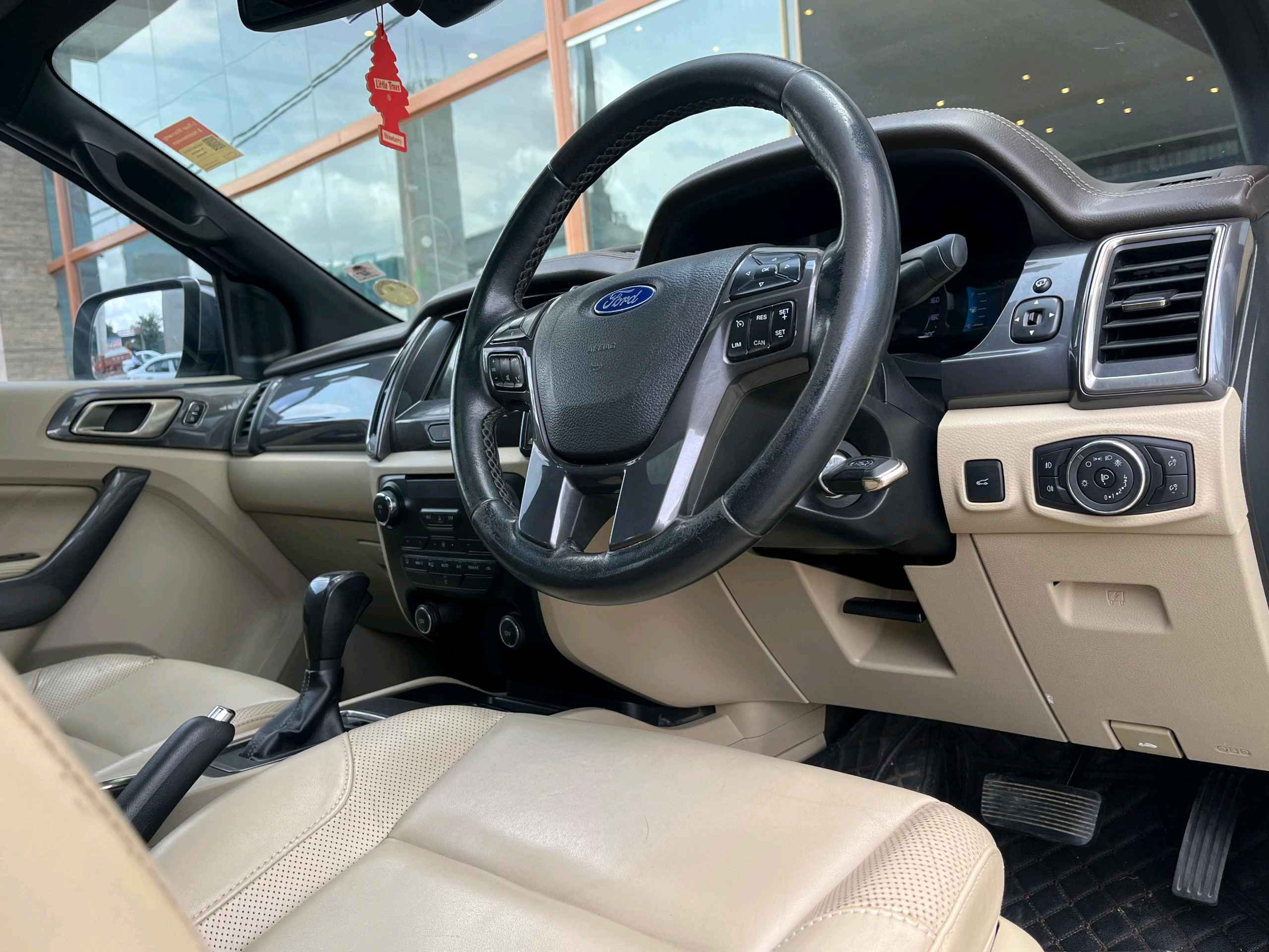 Ford Endeavour 2.2 photo 3