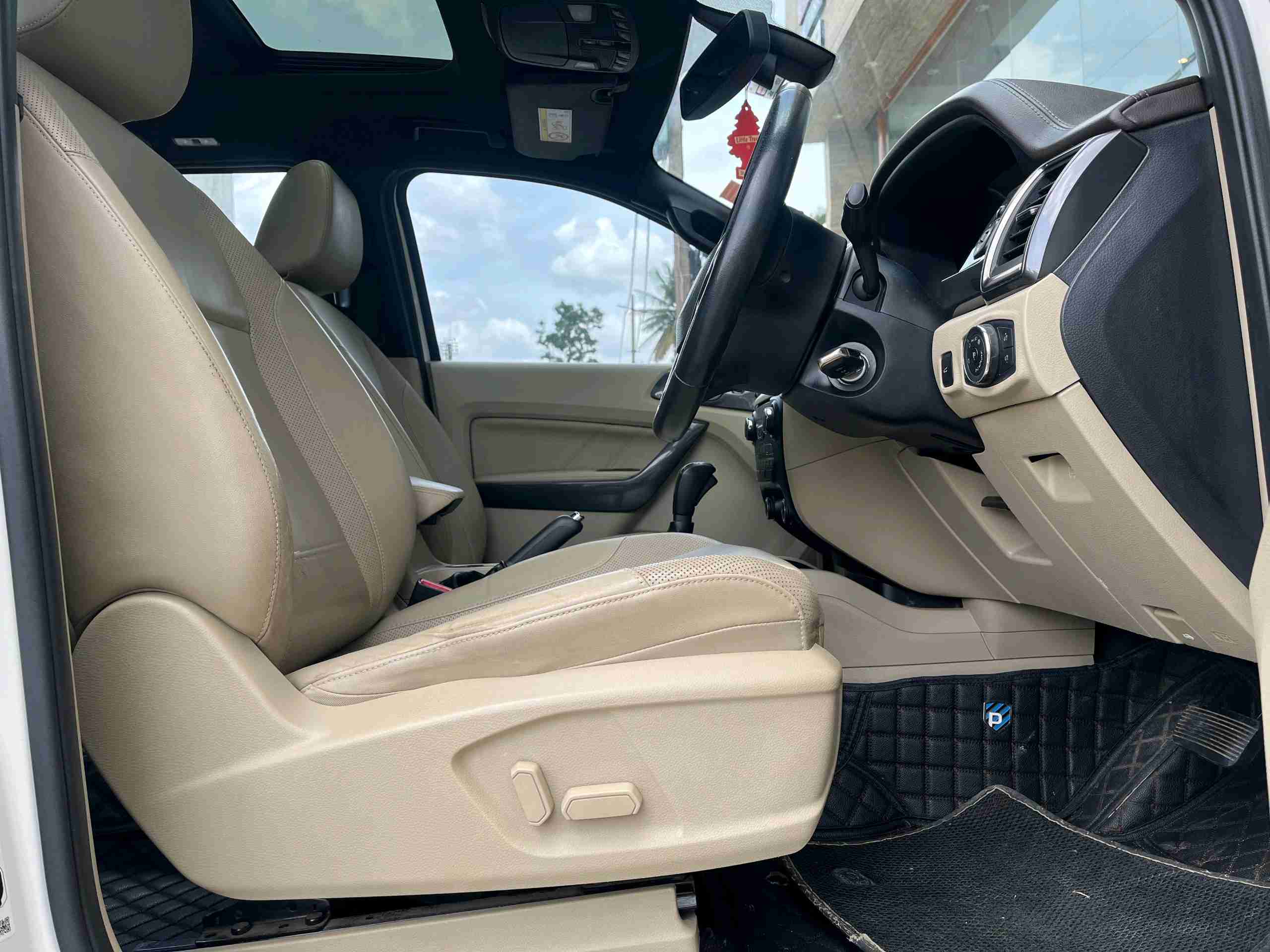 Ford Endeavour 2.2 photo 11