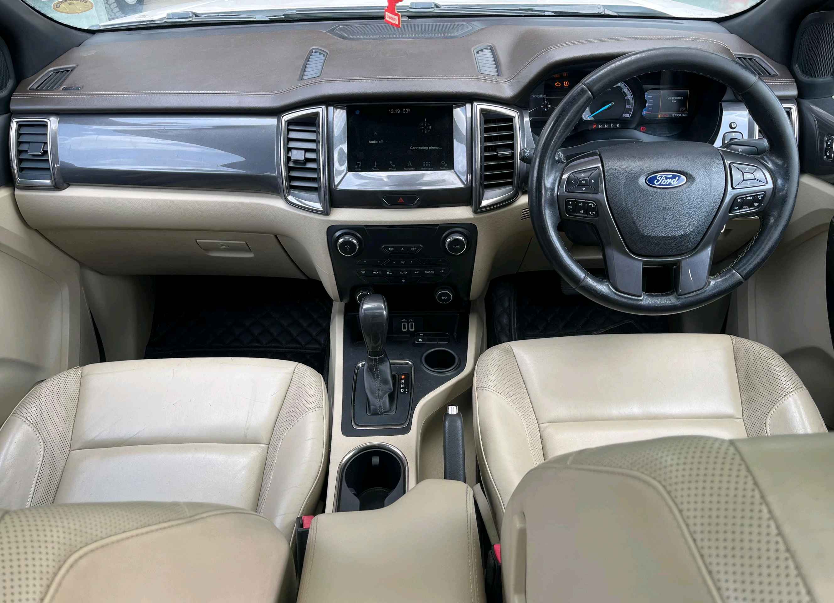 Ford Endeavour 2.2 photo 13