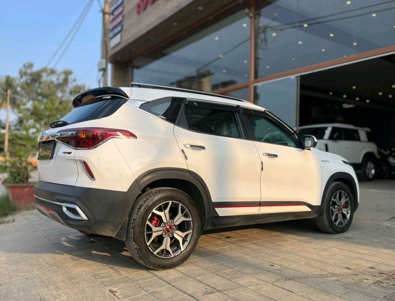 KIA Seltos photo 3