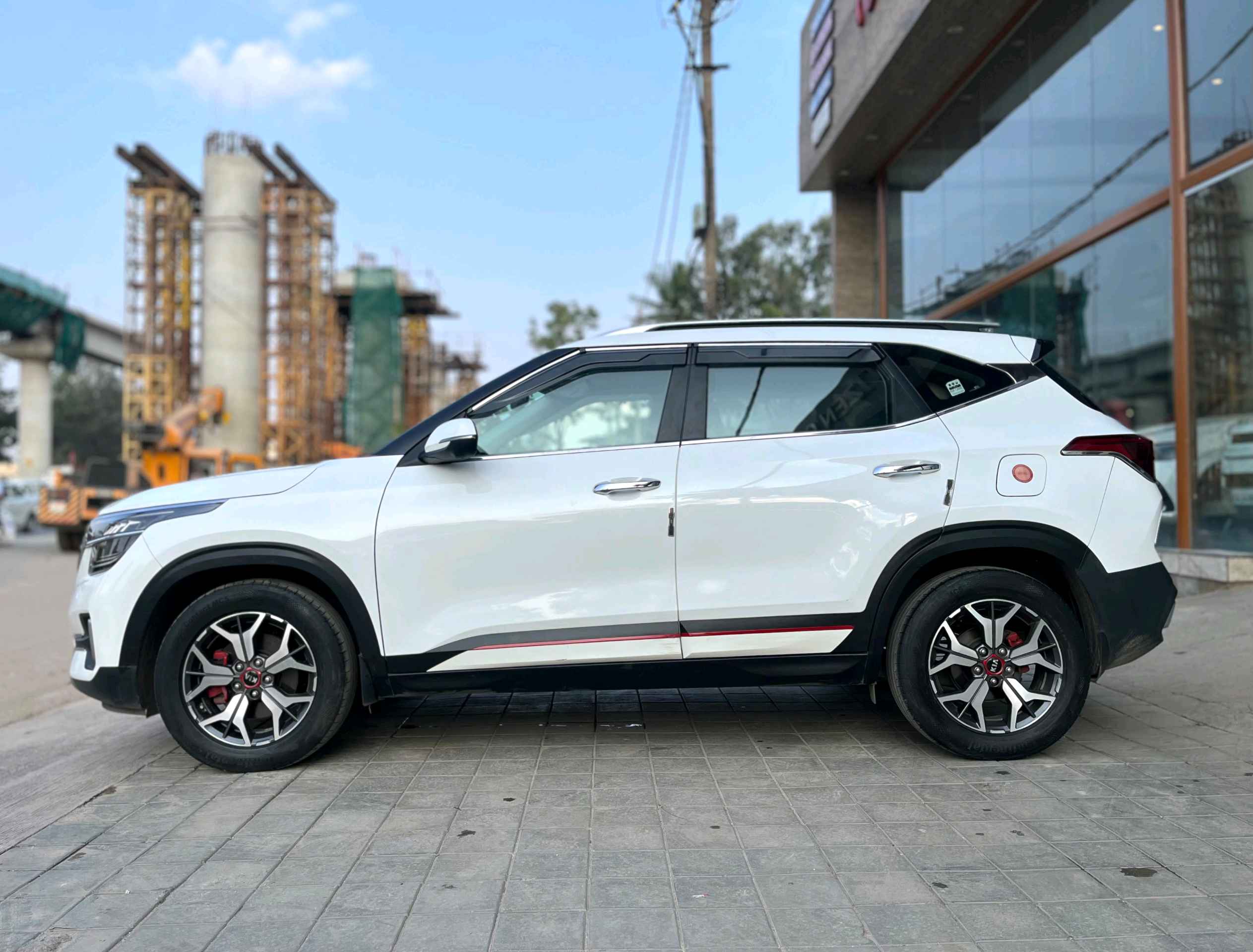 KIA Seltos photo 11