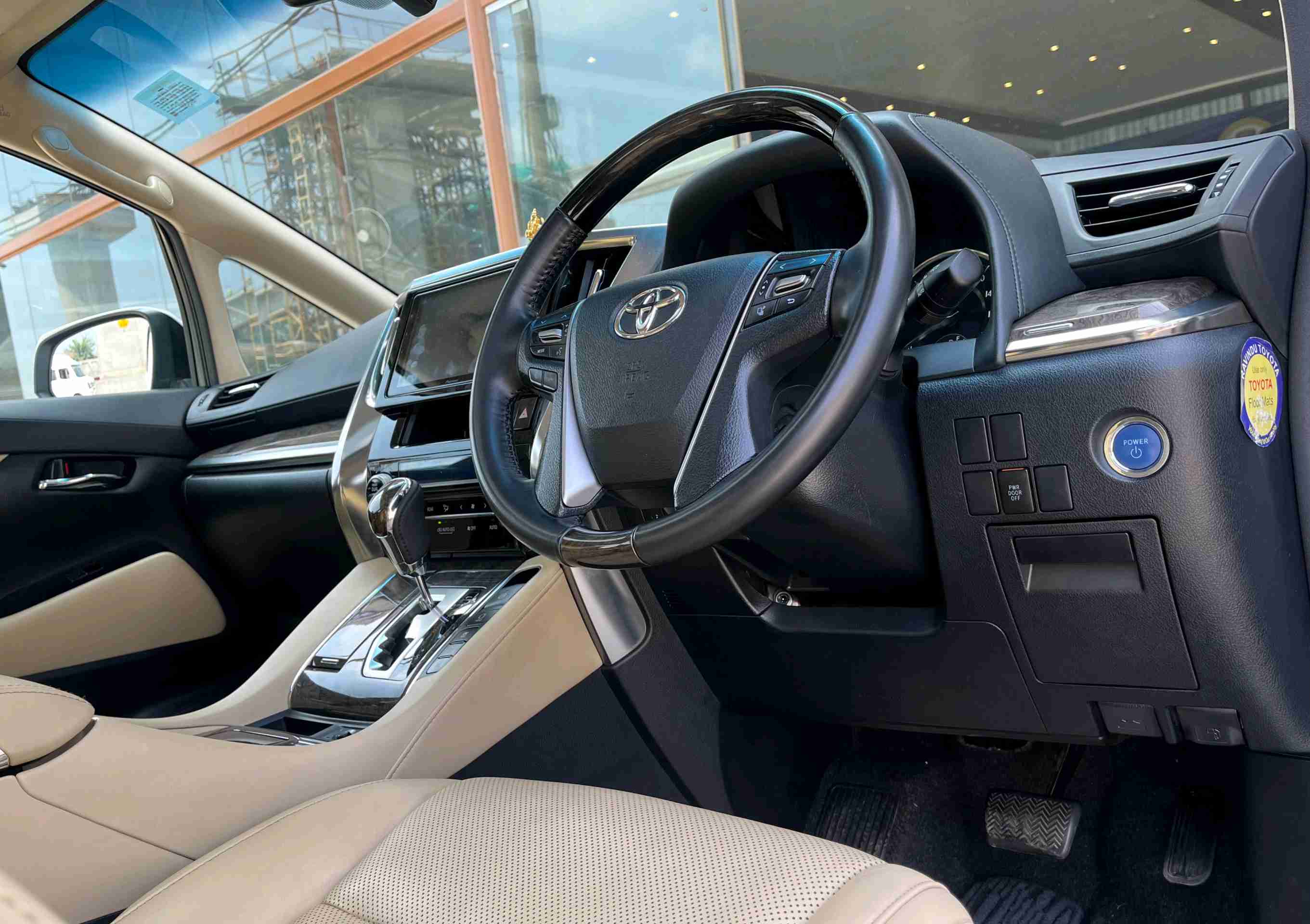 Toyota Vellfire photo 11