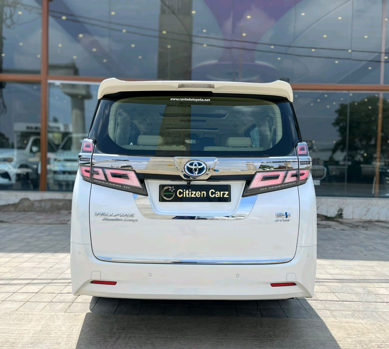 Toyota Vellfire photo 14