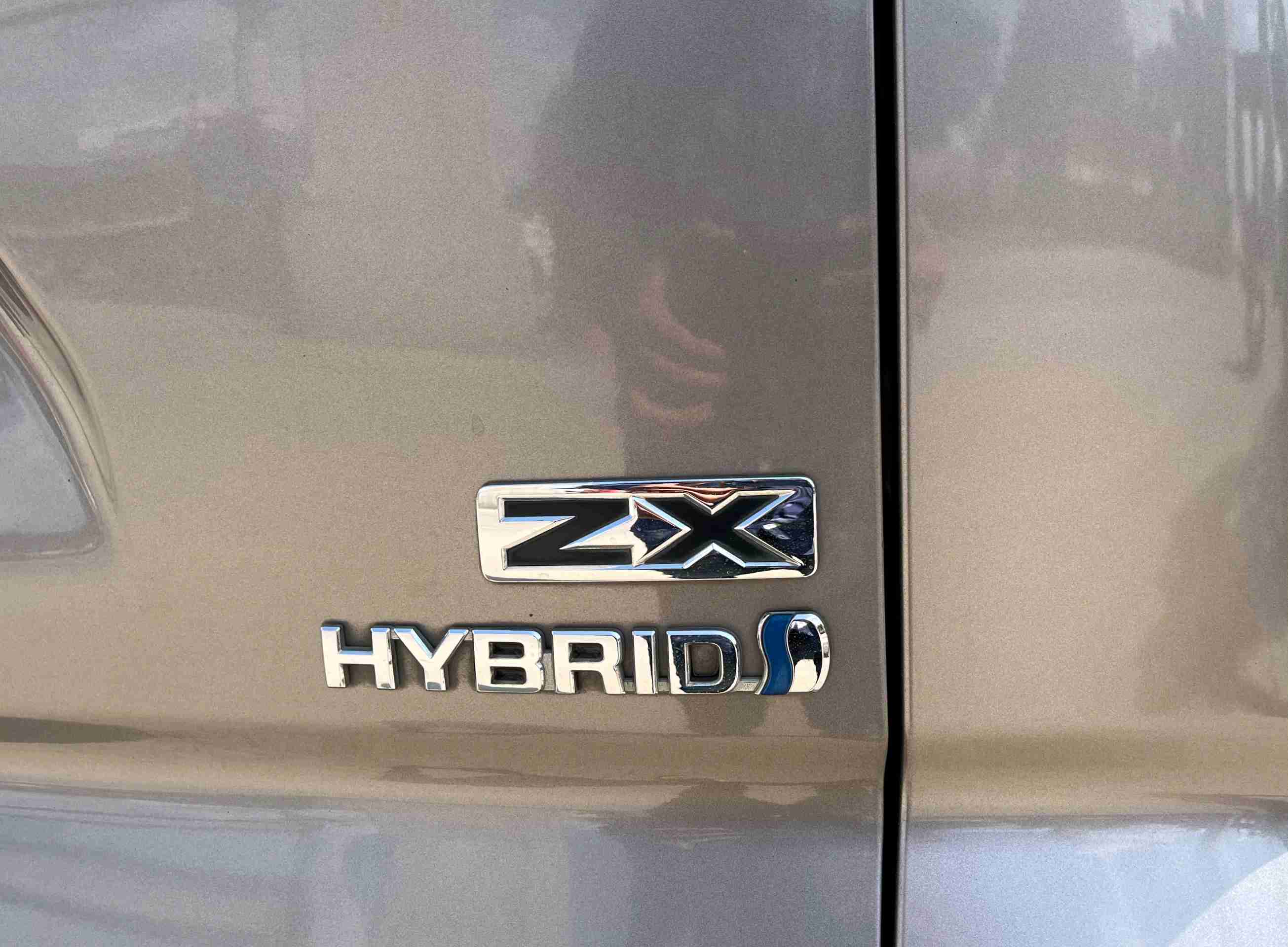 Toyota Innova Hycross photo 7