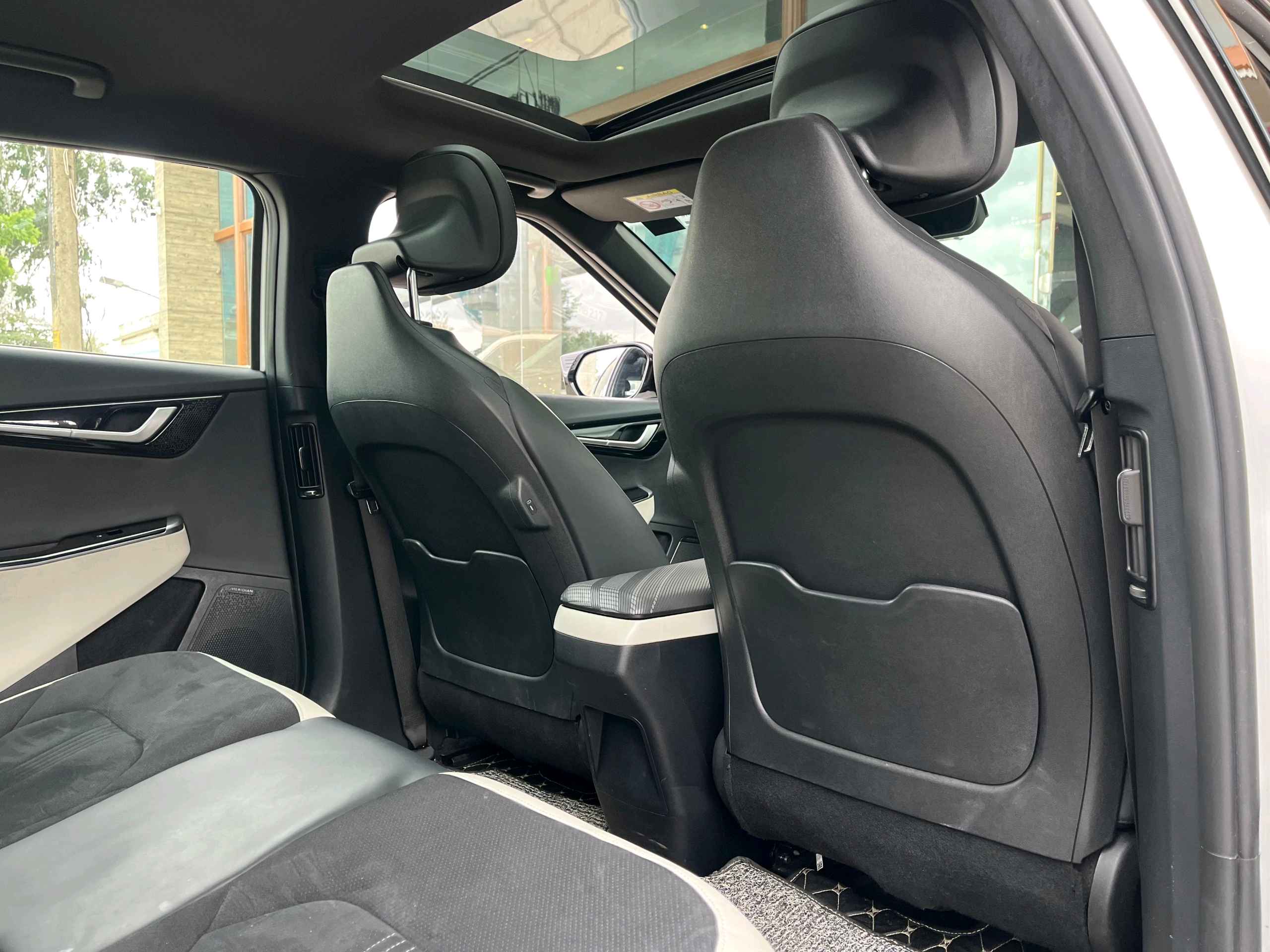KIA Ev6 photo 9
