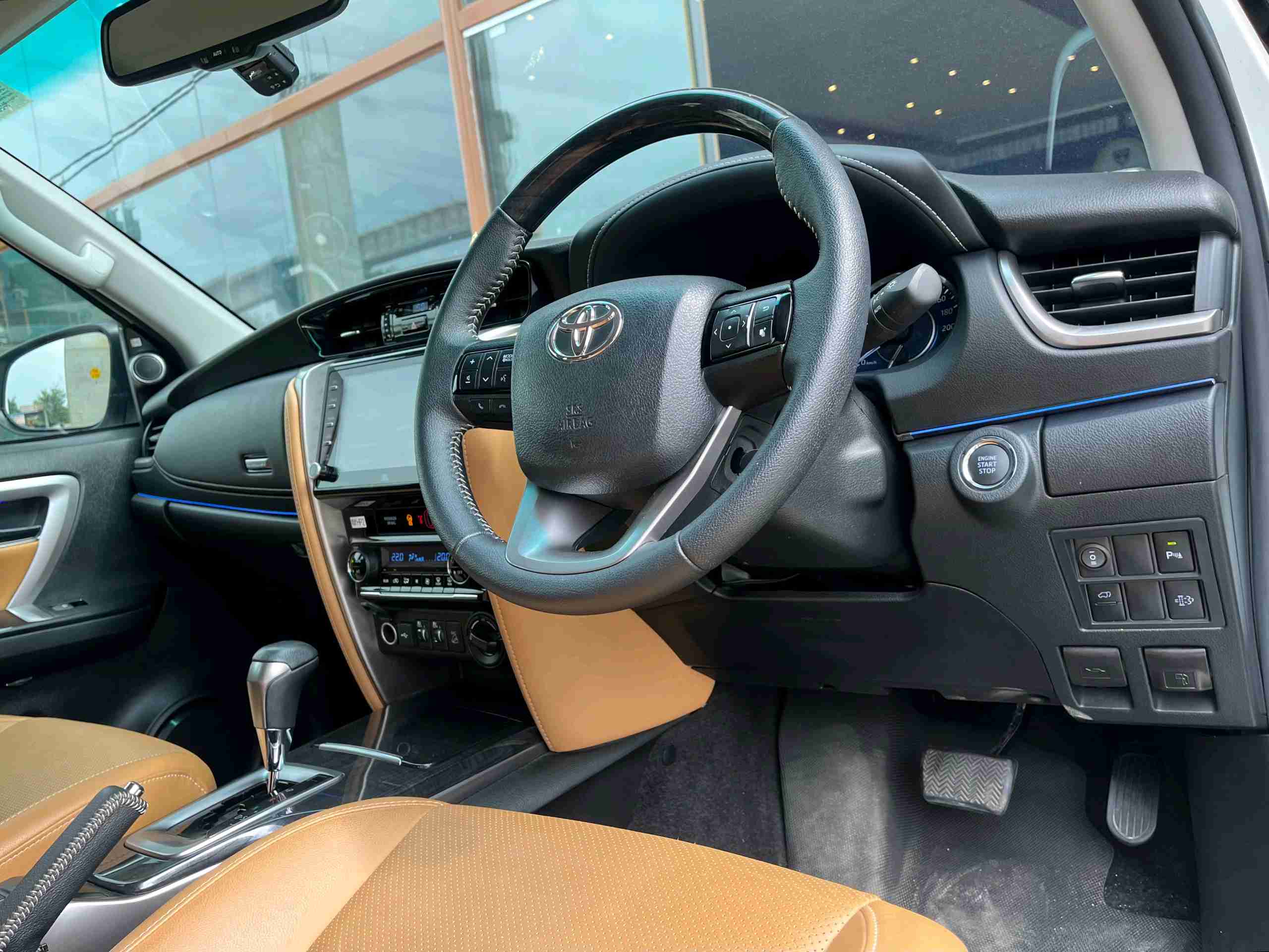 Toyota Fortuner photo 5