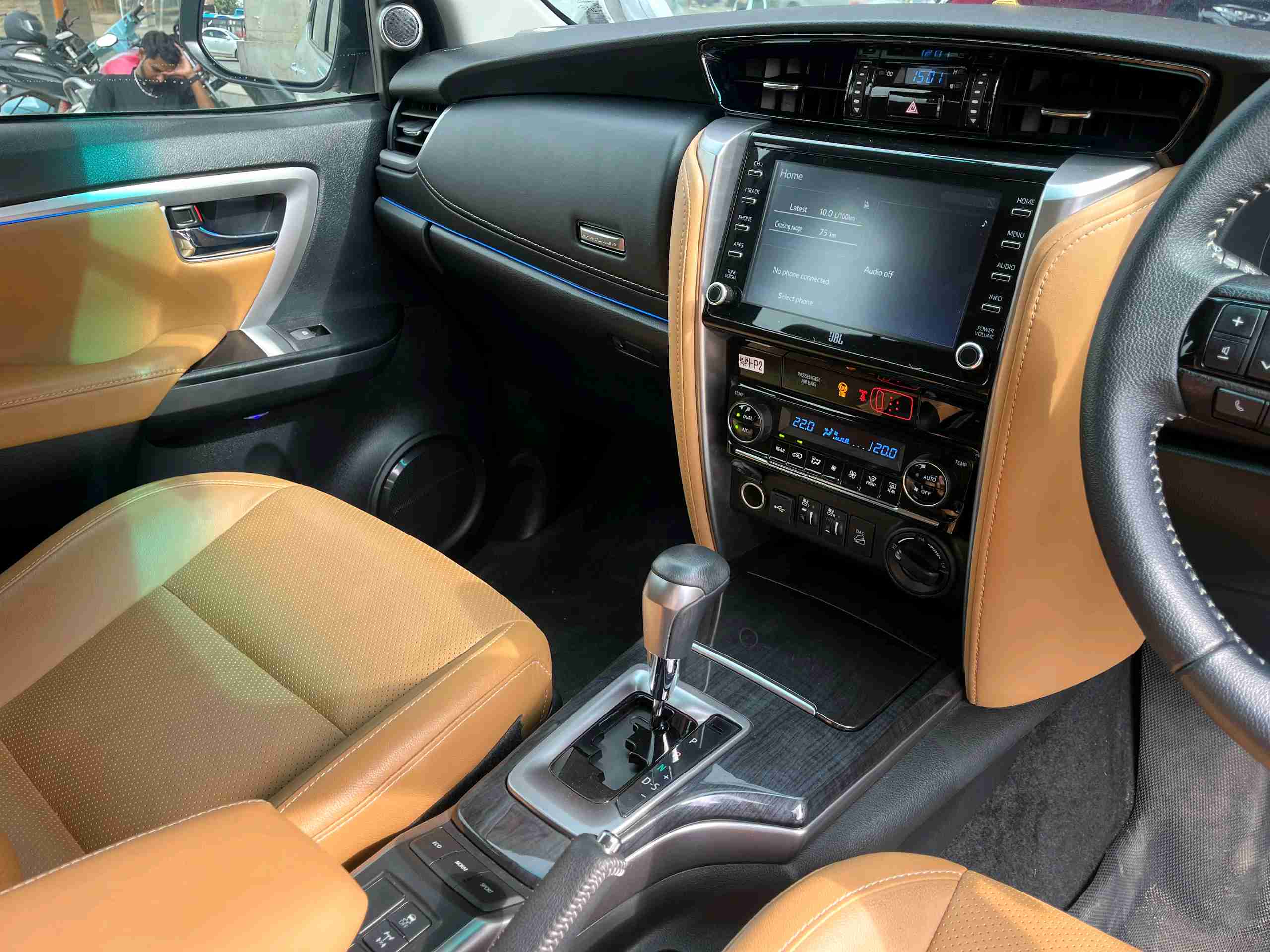 Toyota Fortuner photo 6