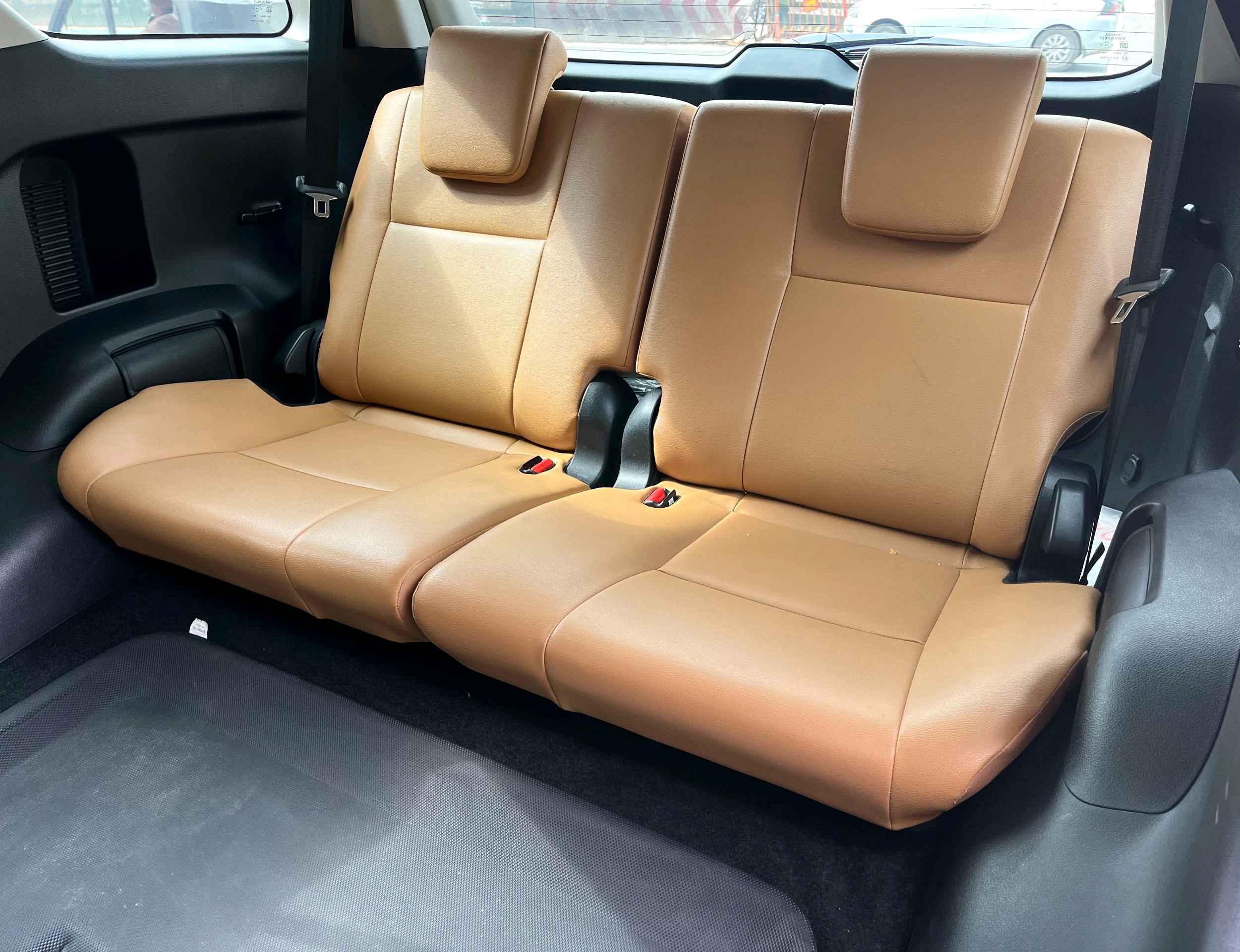 Toyota Fortuner photo 11