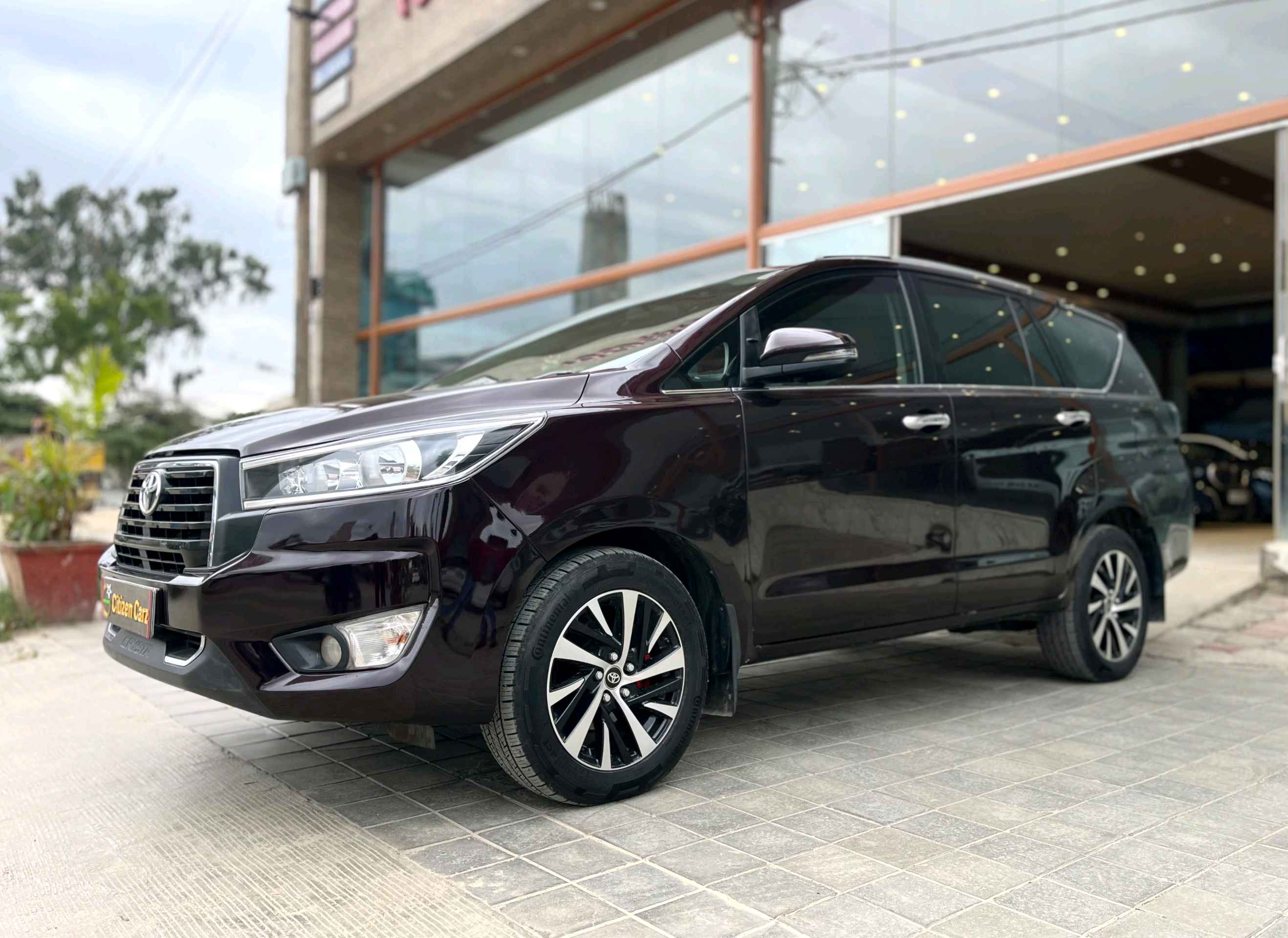 Toyota Innova Crysta photo 4