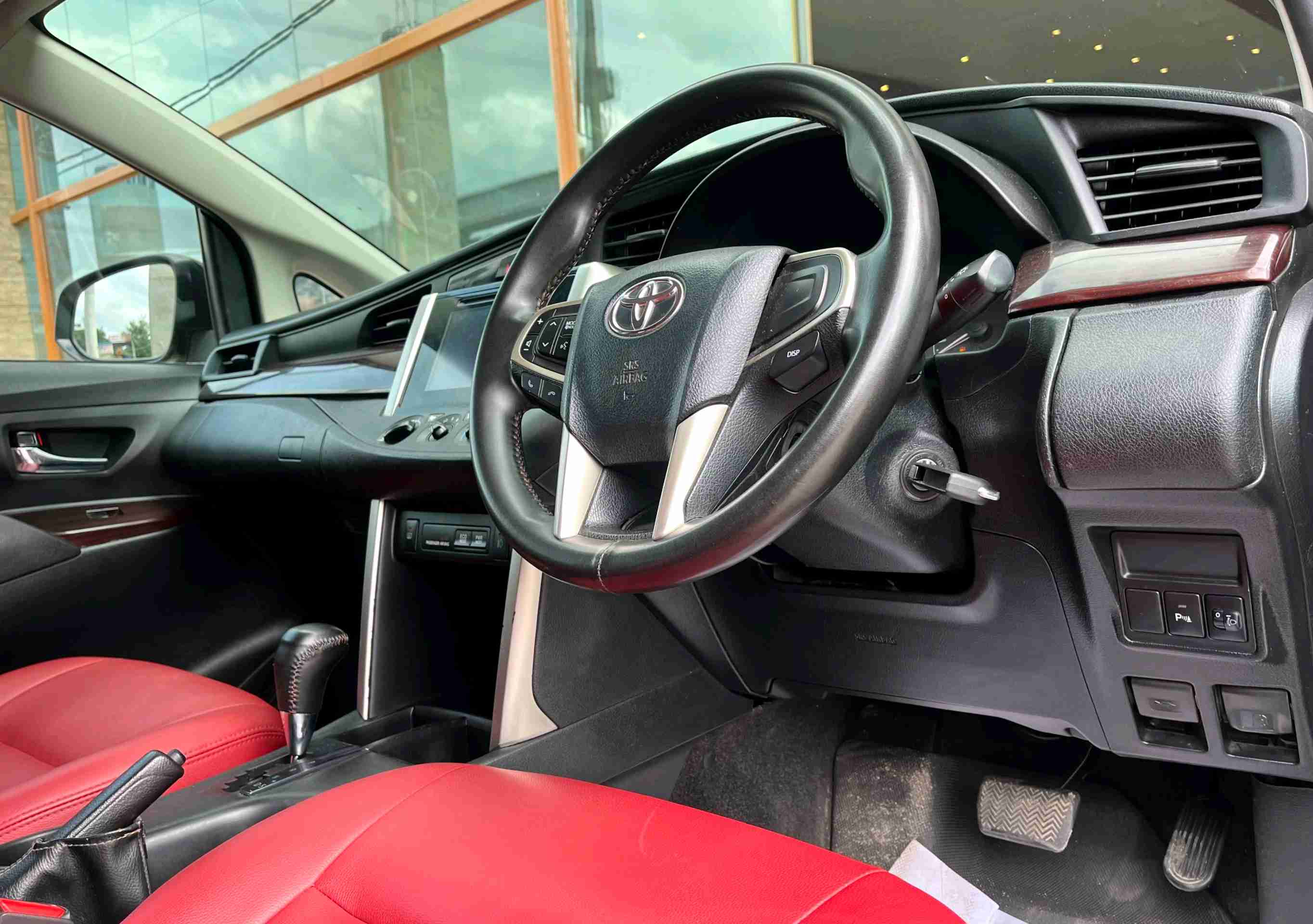 Toyota Innova Crysta photo 11