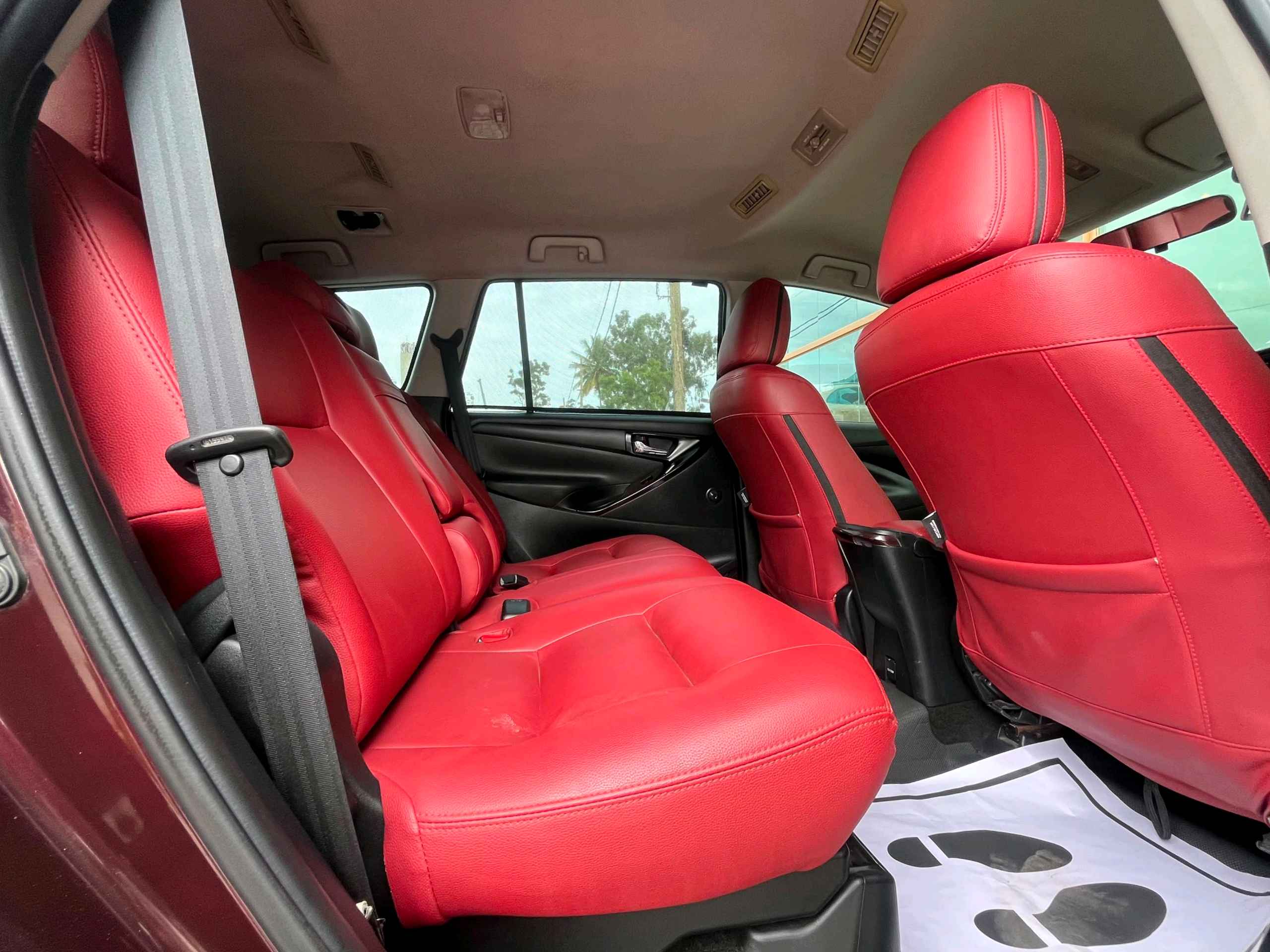 Toyota Innova Crysta photo 13