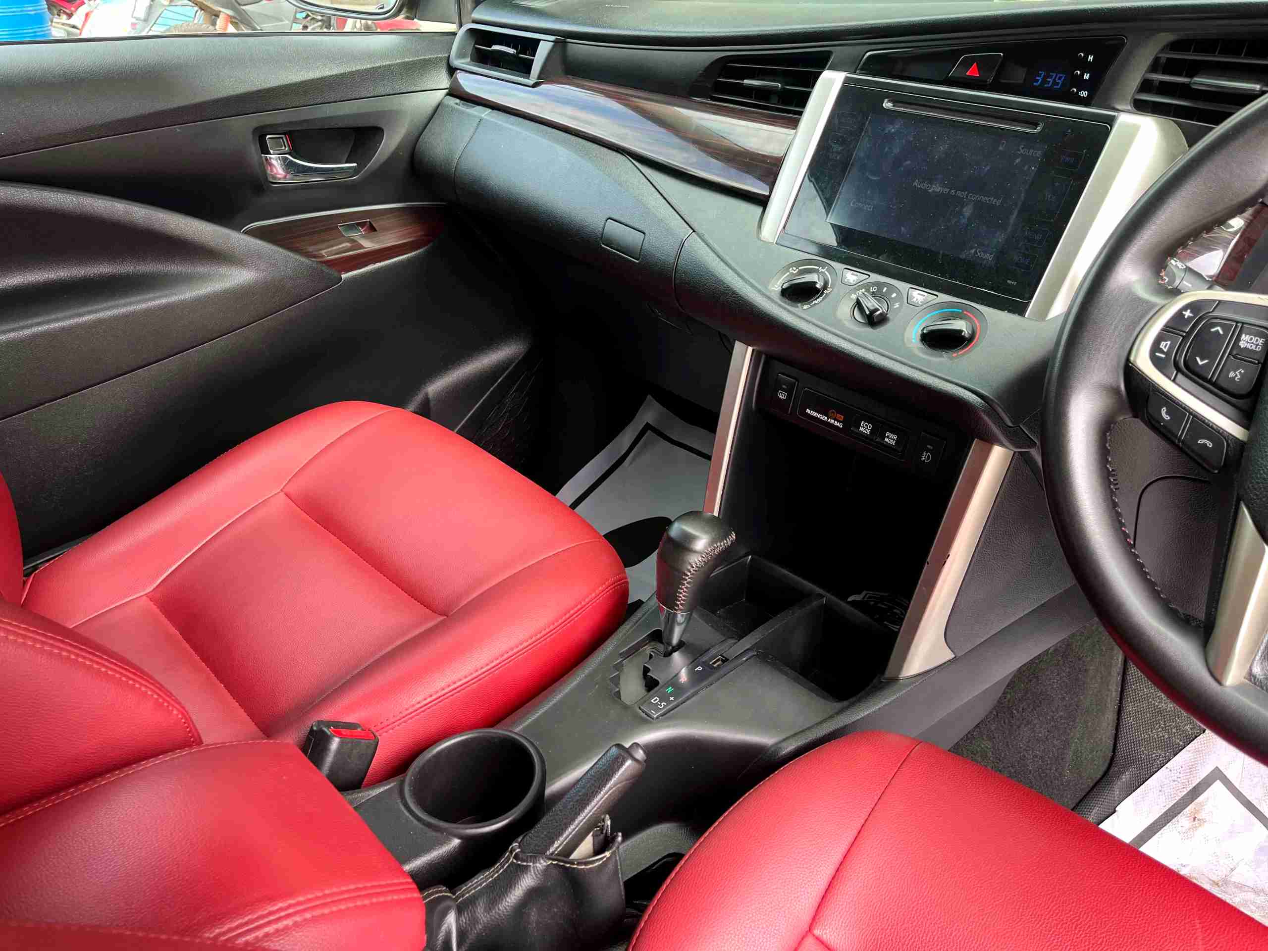Toyota Innova Crysta photo 14