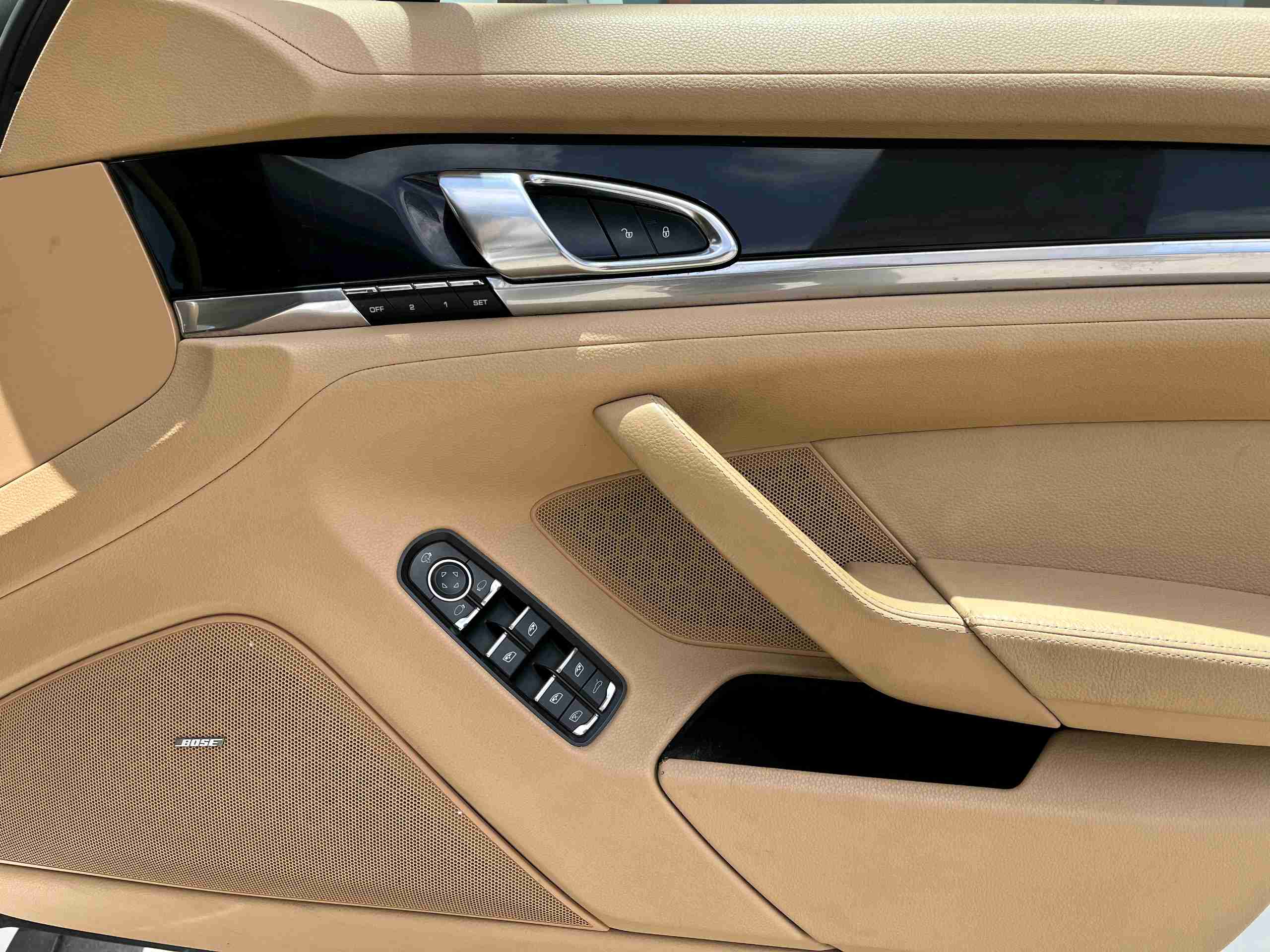 Porsche Panamera photo 4