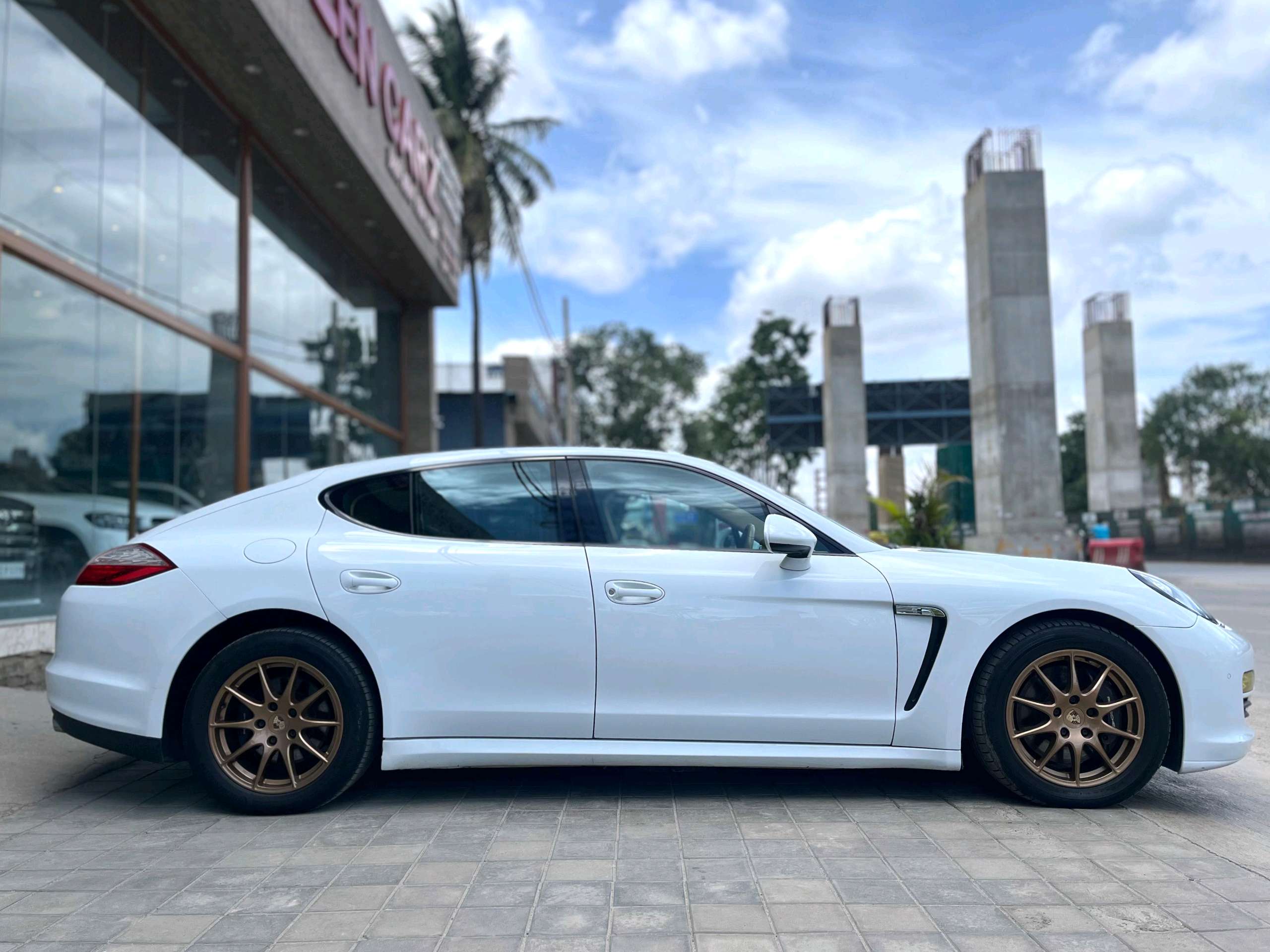 Porsche Panamera photo 9