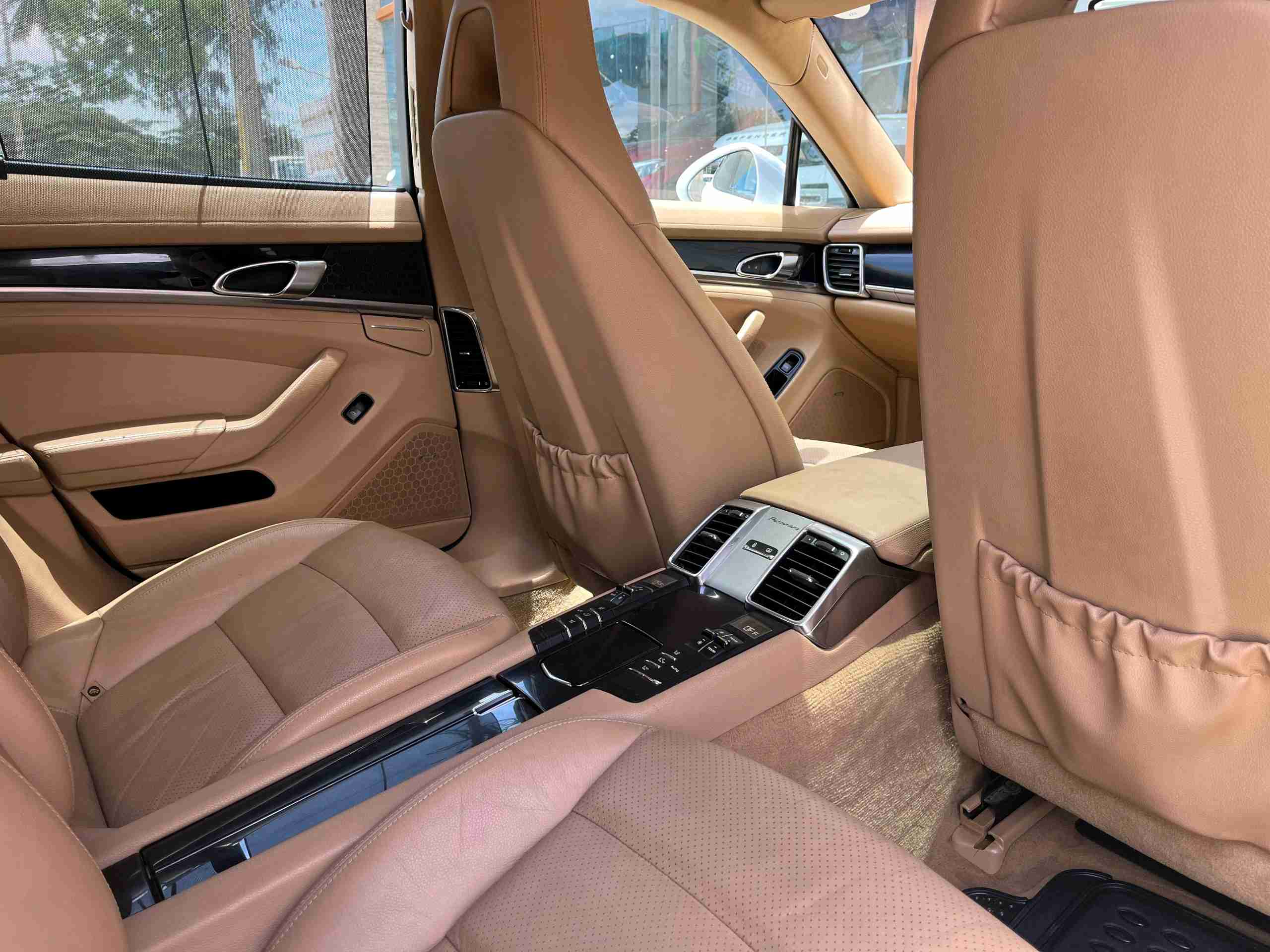 Porsche Panamera photo 11