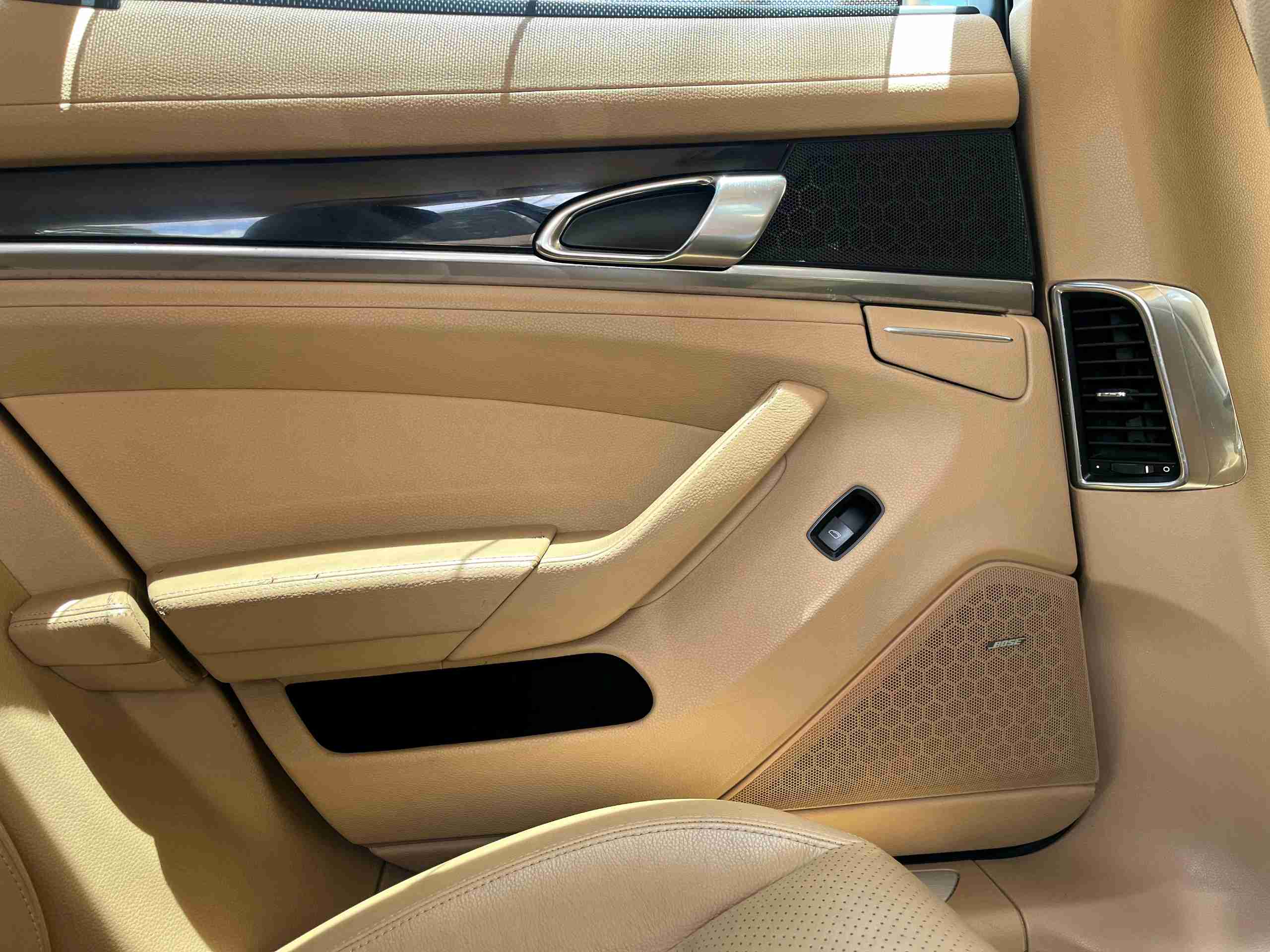 Porsche Panamera photo 12