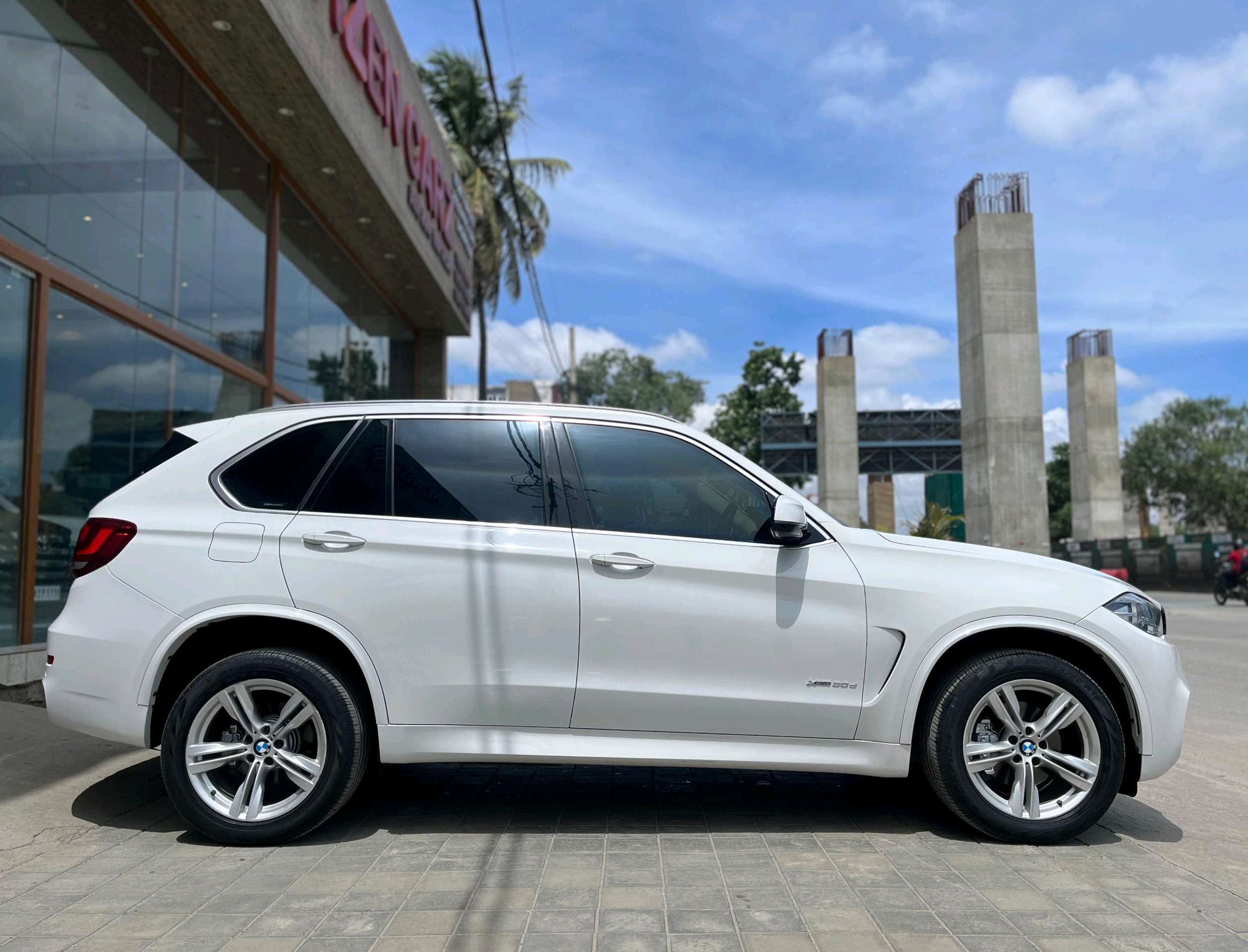 BMW X5 photo 12