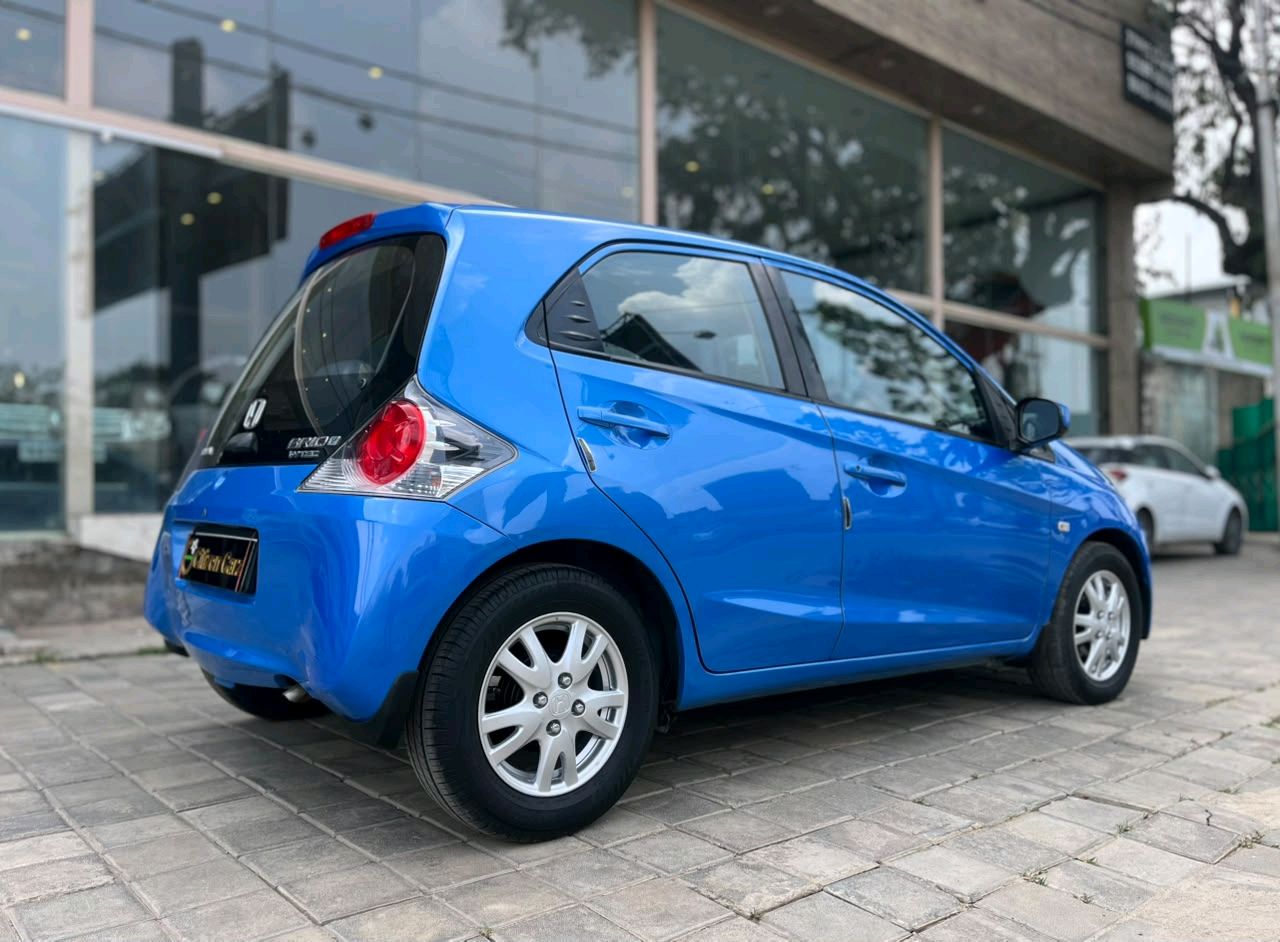 Honda Brio photo 13