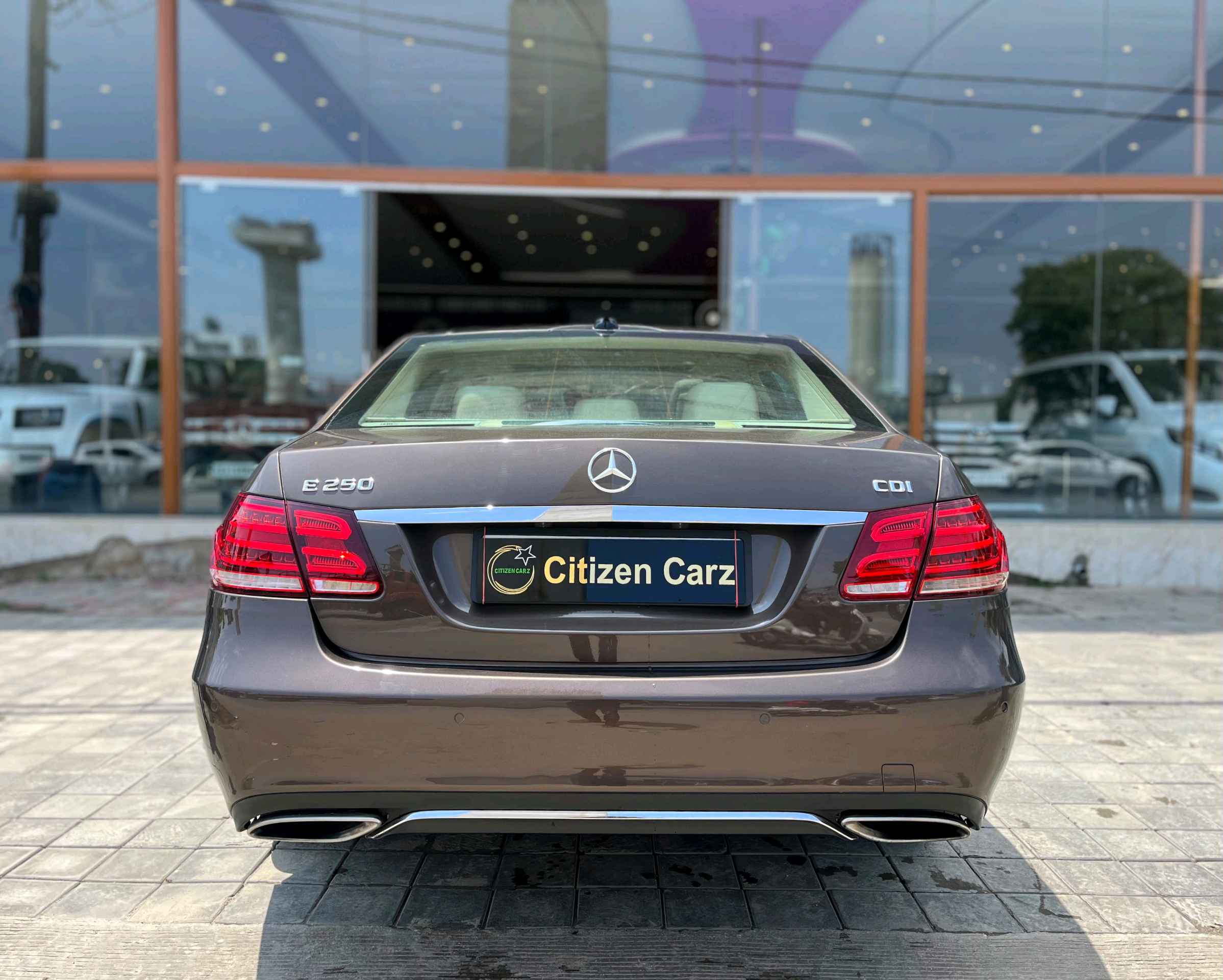 Mercedes Benz E Class photo 4