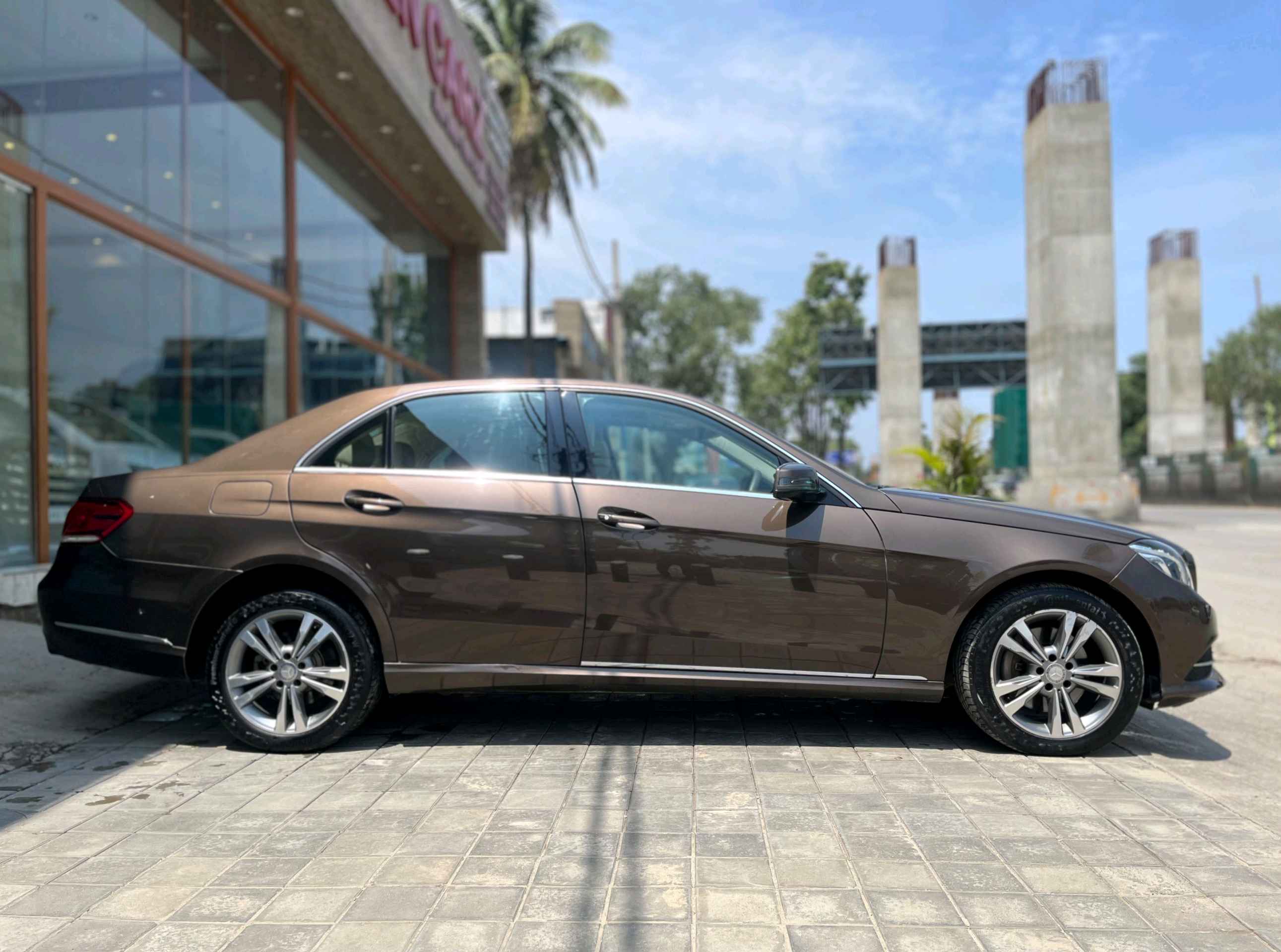 Mercedes Benz E Class photo 5