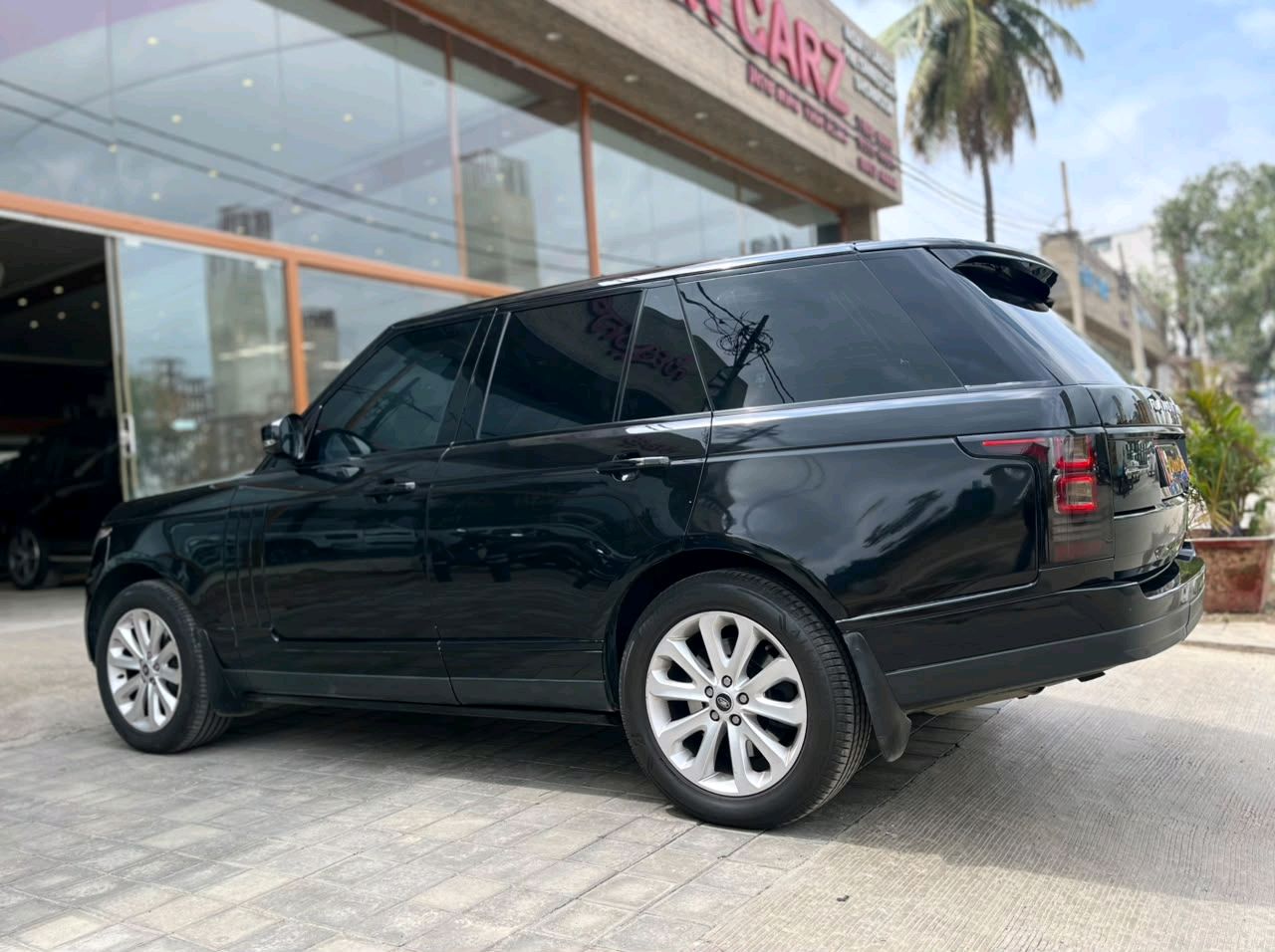 Land Rover Range Rover Vogue photo 2