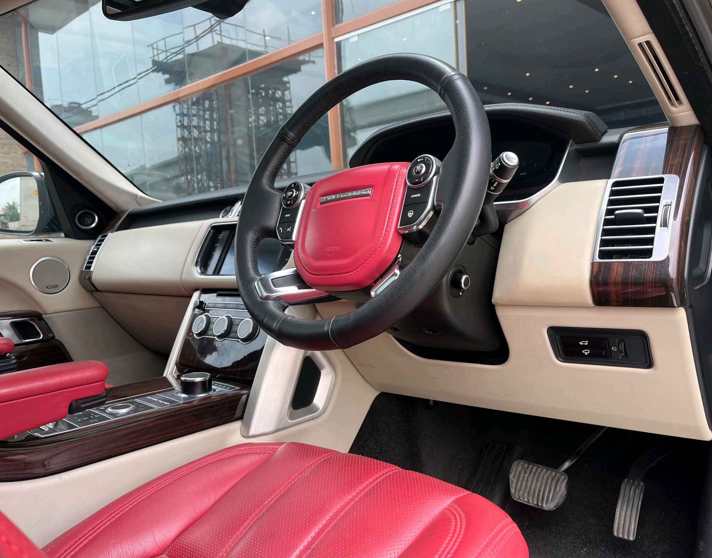 Land Rover Range Rover Vogue photo 6