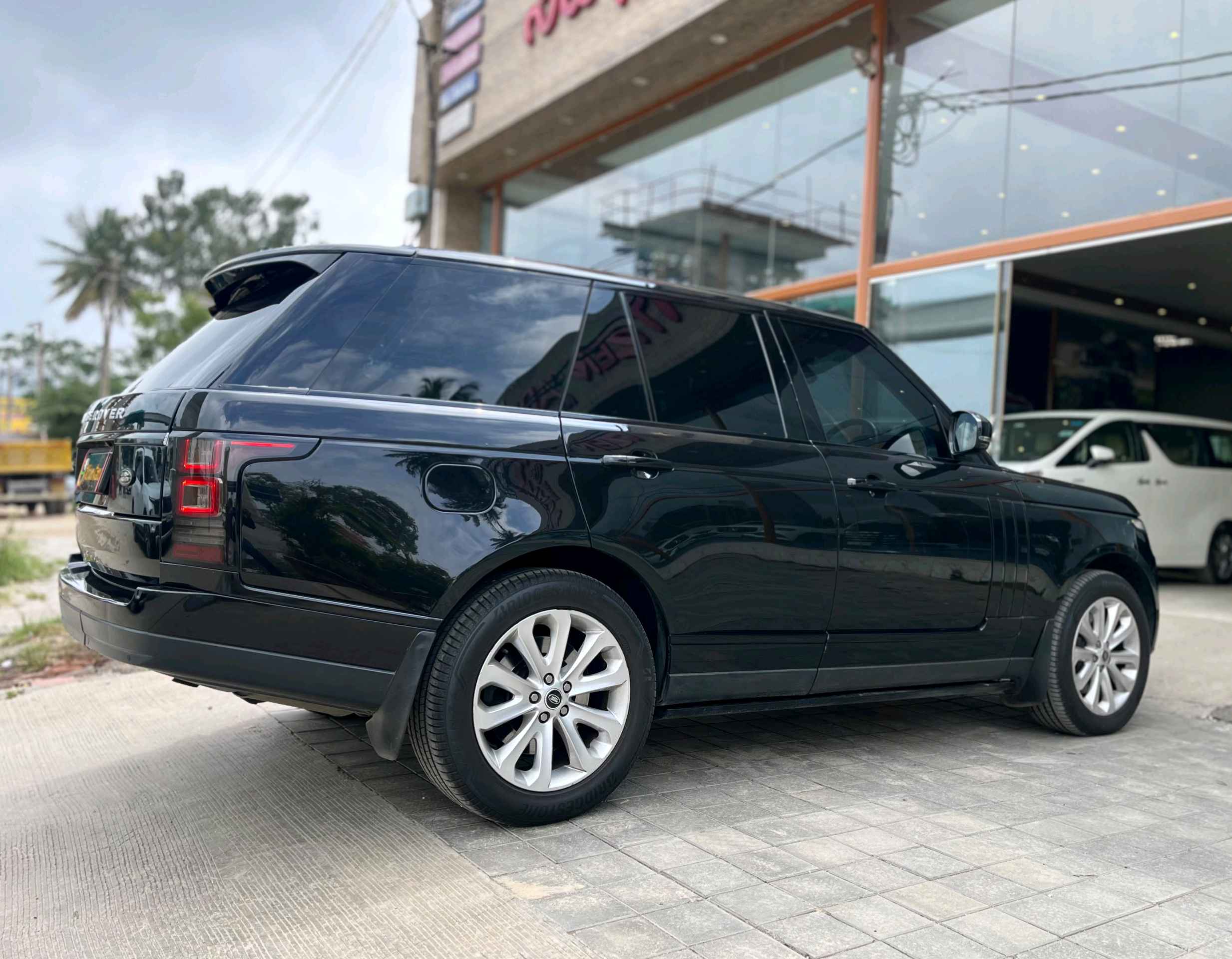 Land Rover Range Rover Vogue photo 13