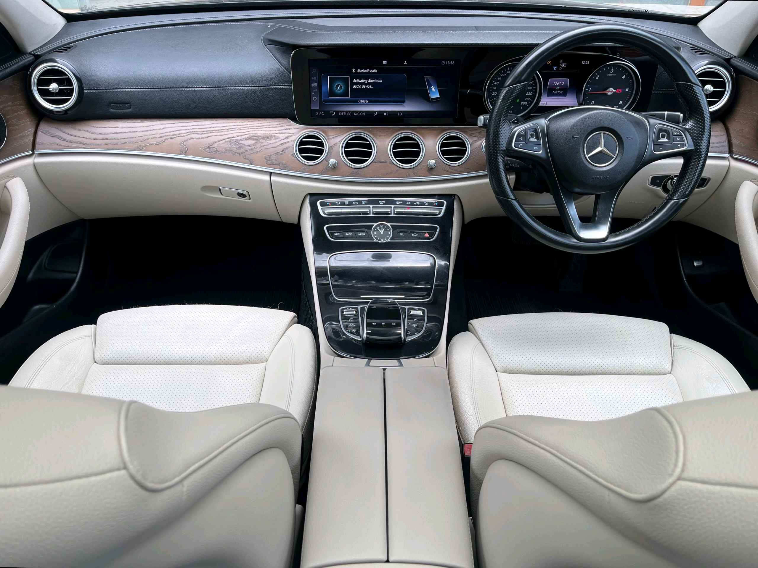 Mercedes Benz E Class Lwb photo 2