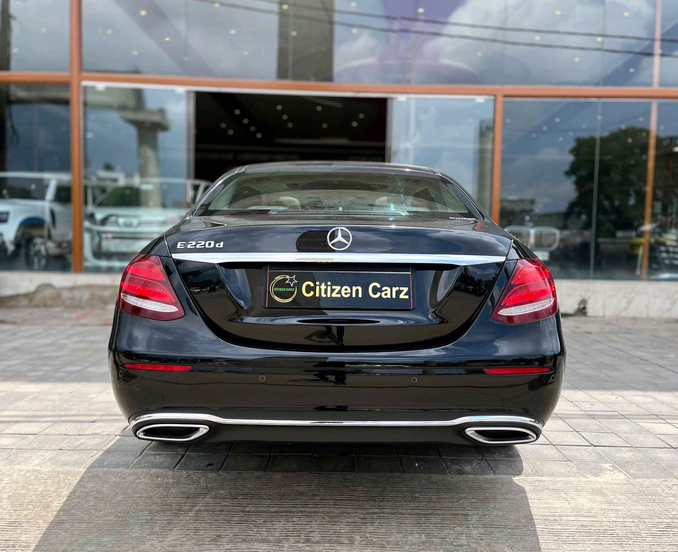 Mercedes Benz E Class Lwb photo 7