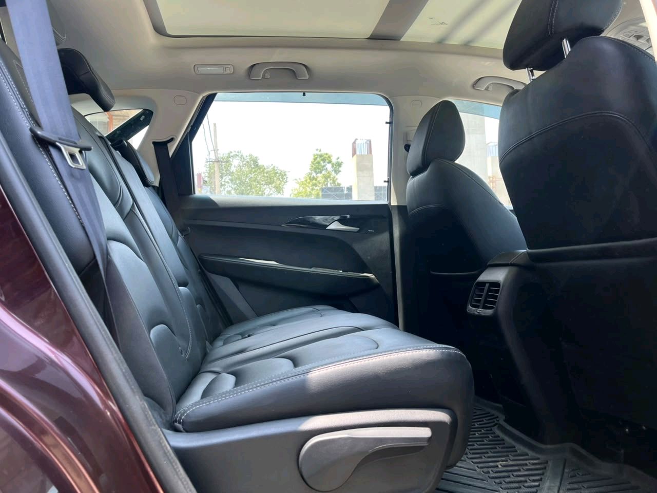 Morris Garages Hector photo 13